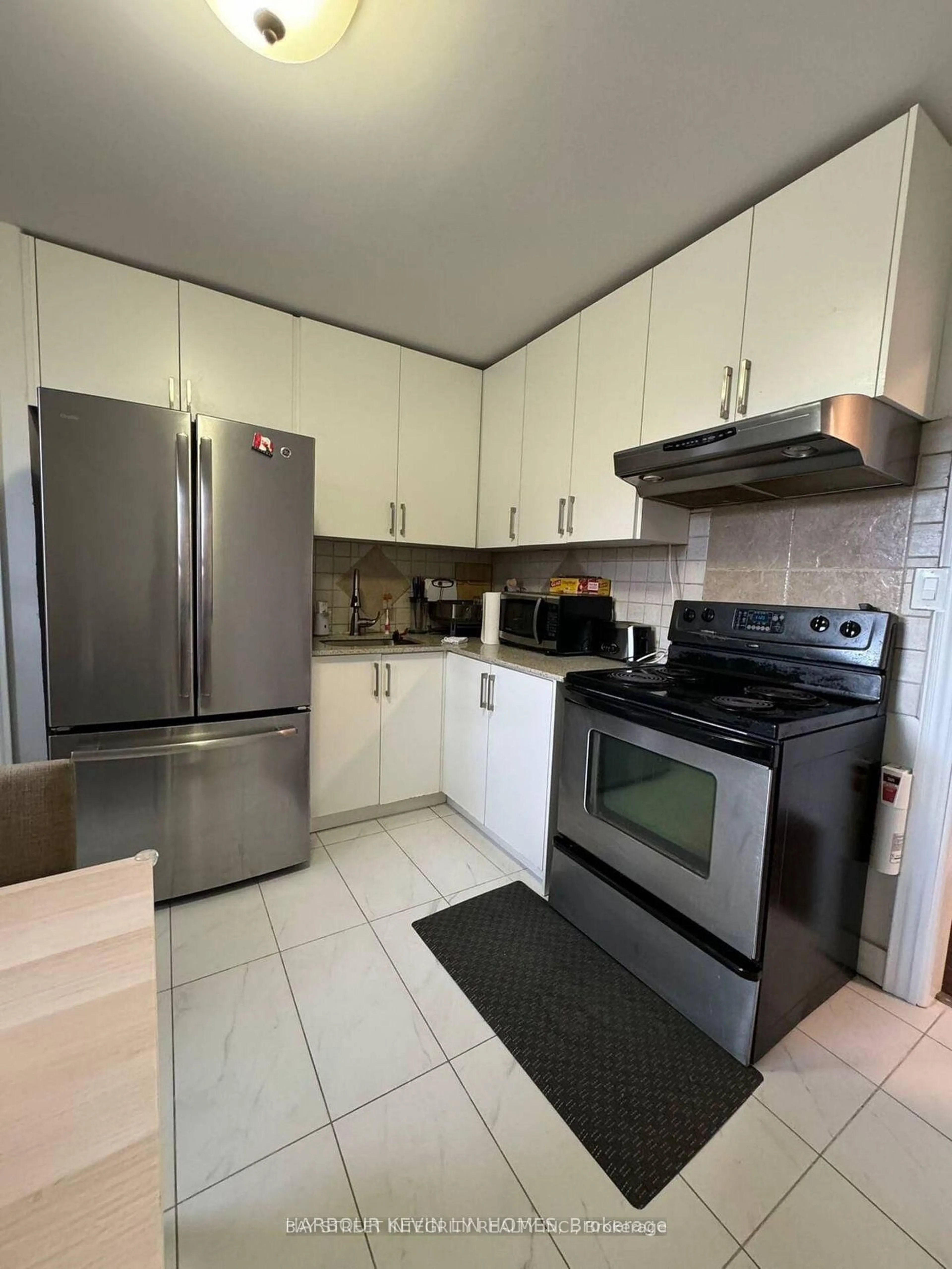 Standard kitchen, unknown for 203 Drewry Ave, Toronto Ontario M2M 1E3