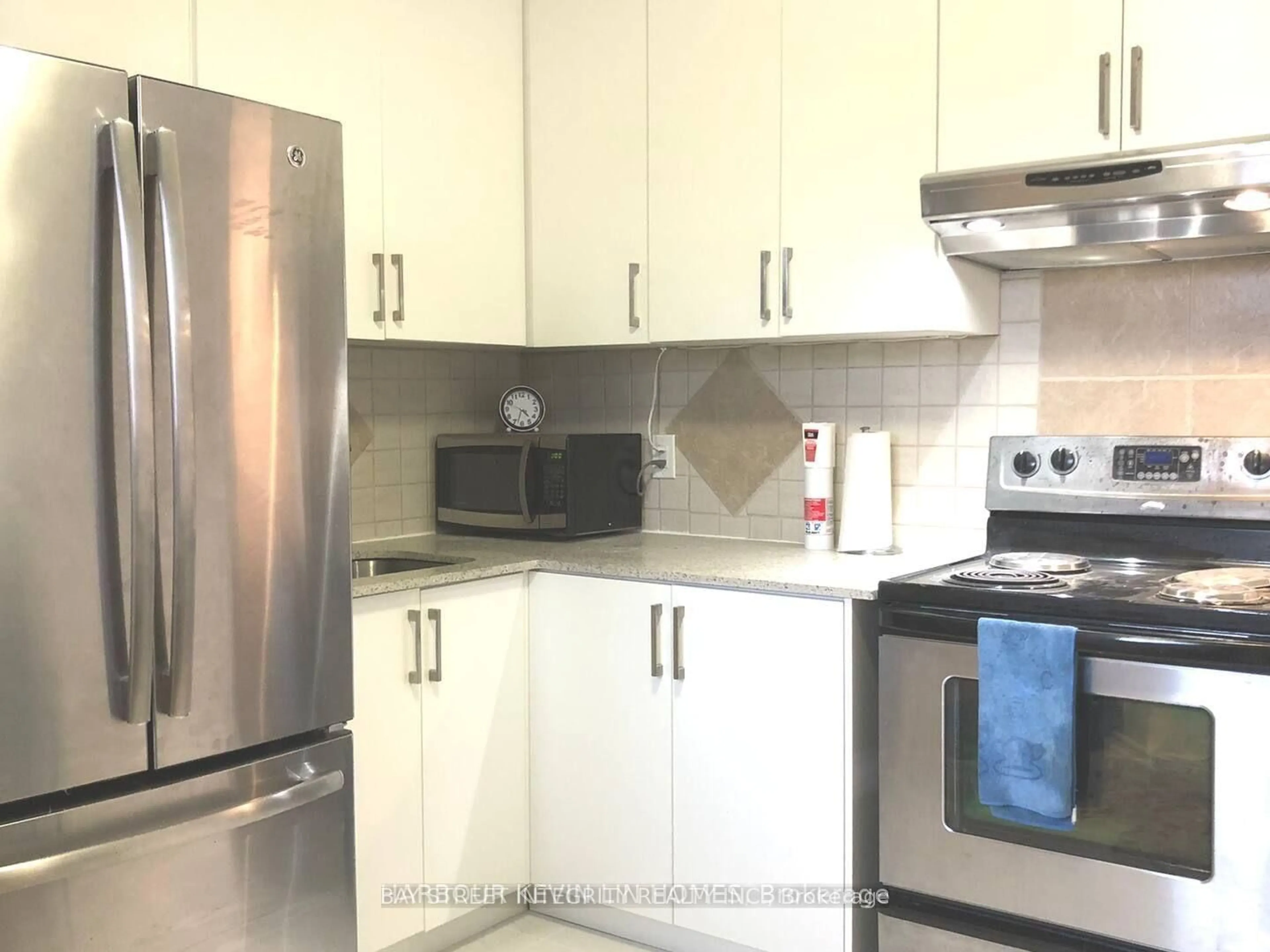 Standard kitchen, unknown for 203 Drewry Ave, Toronto Ontario M2M 1E3