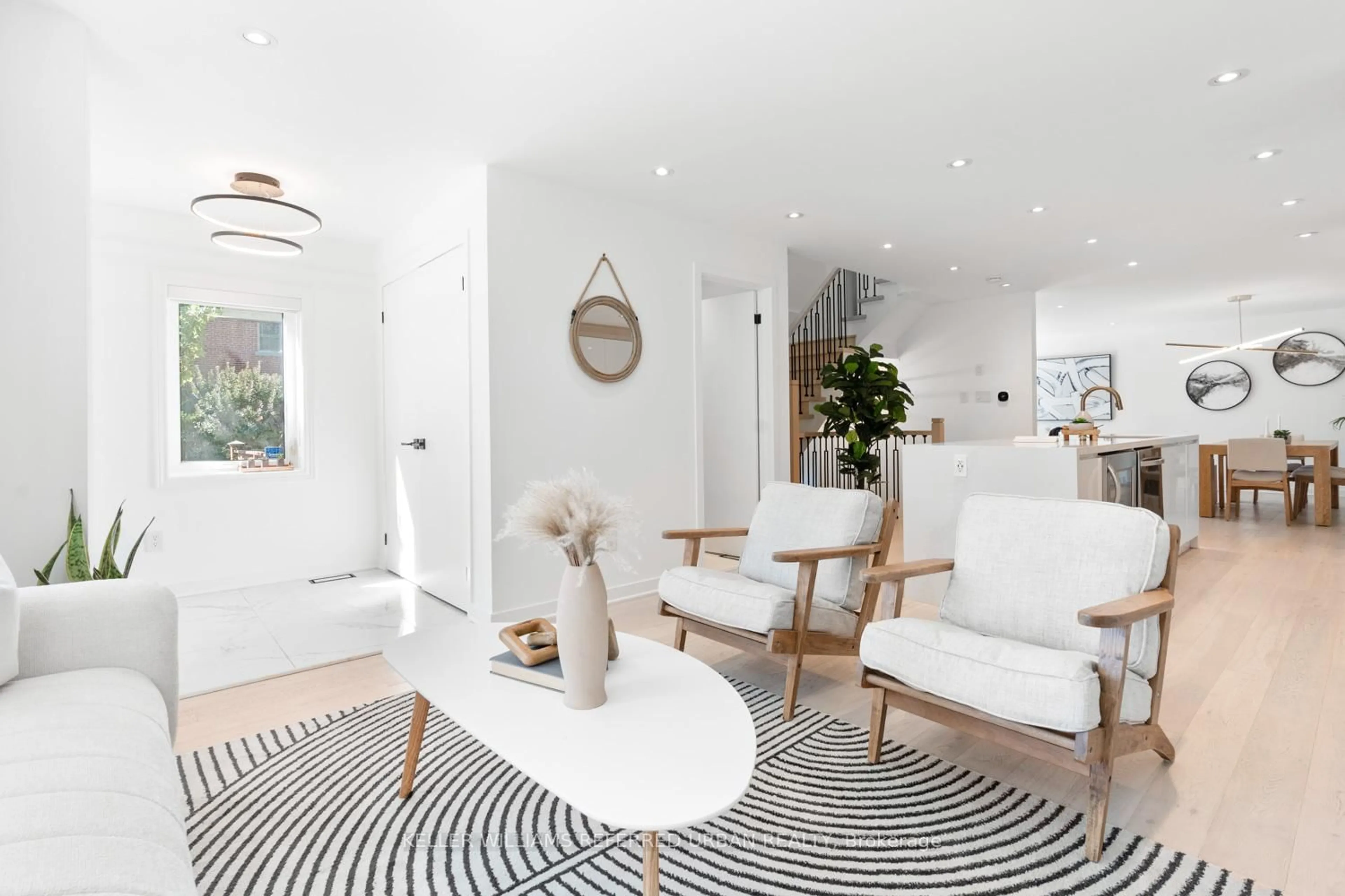 Living room with furniture, unknown for 96 Glenvale Blvd, Toronto Ontario M4G 2V9