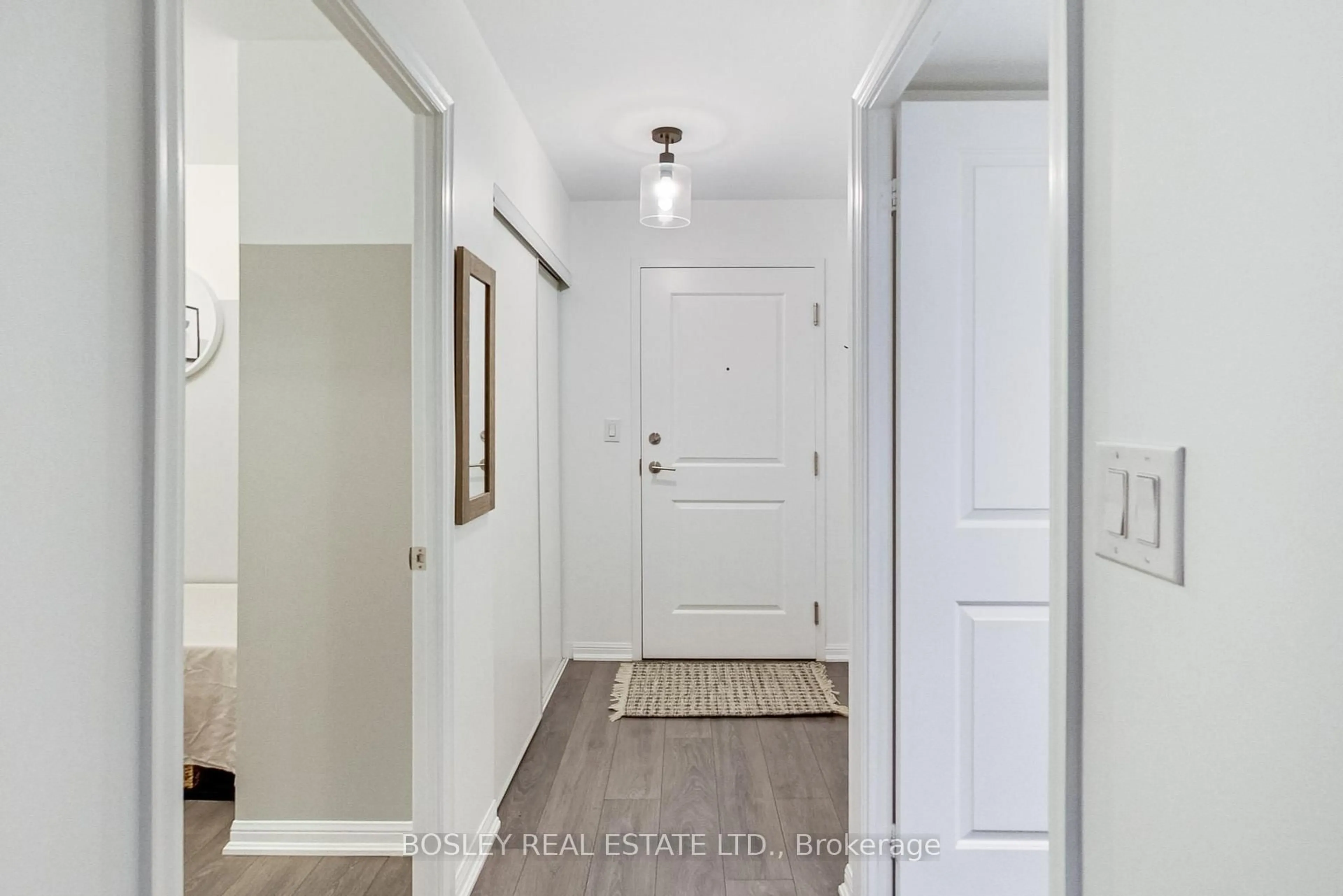 Indoor entryway for 35 Bastion St #616, Toronto Ontario M5V 0C2