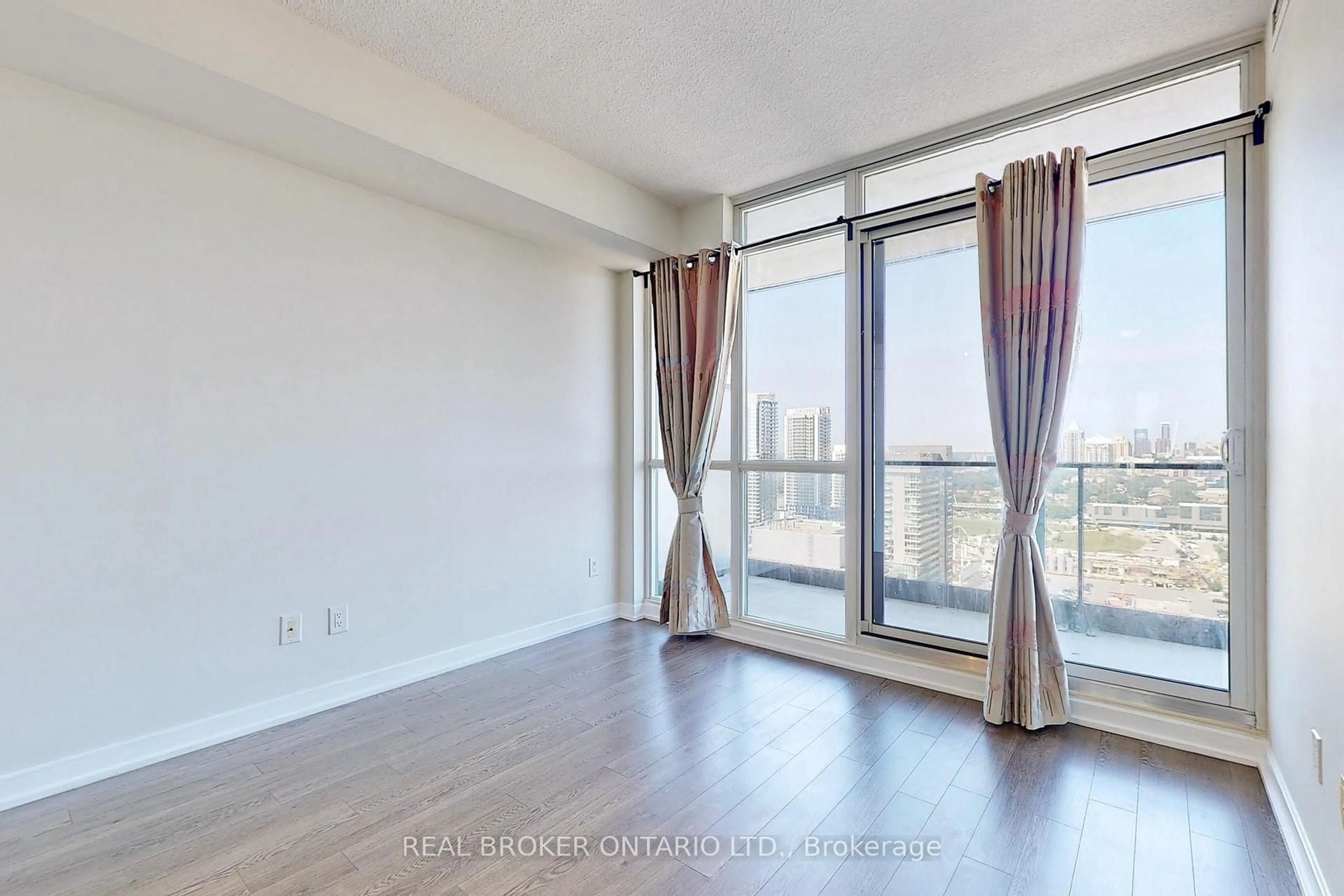 A pic of a room for 33 Singer Crt #2906, Toronto Ontario M2K 0B4