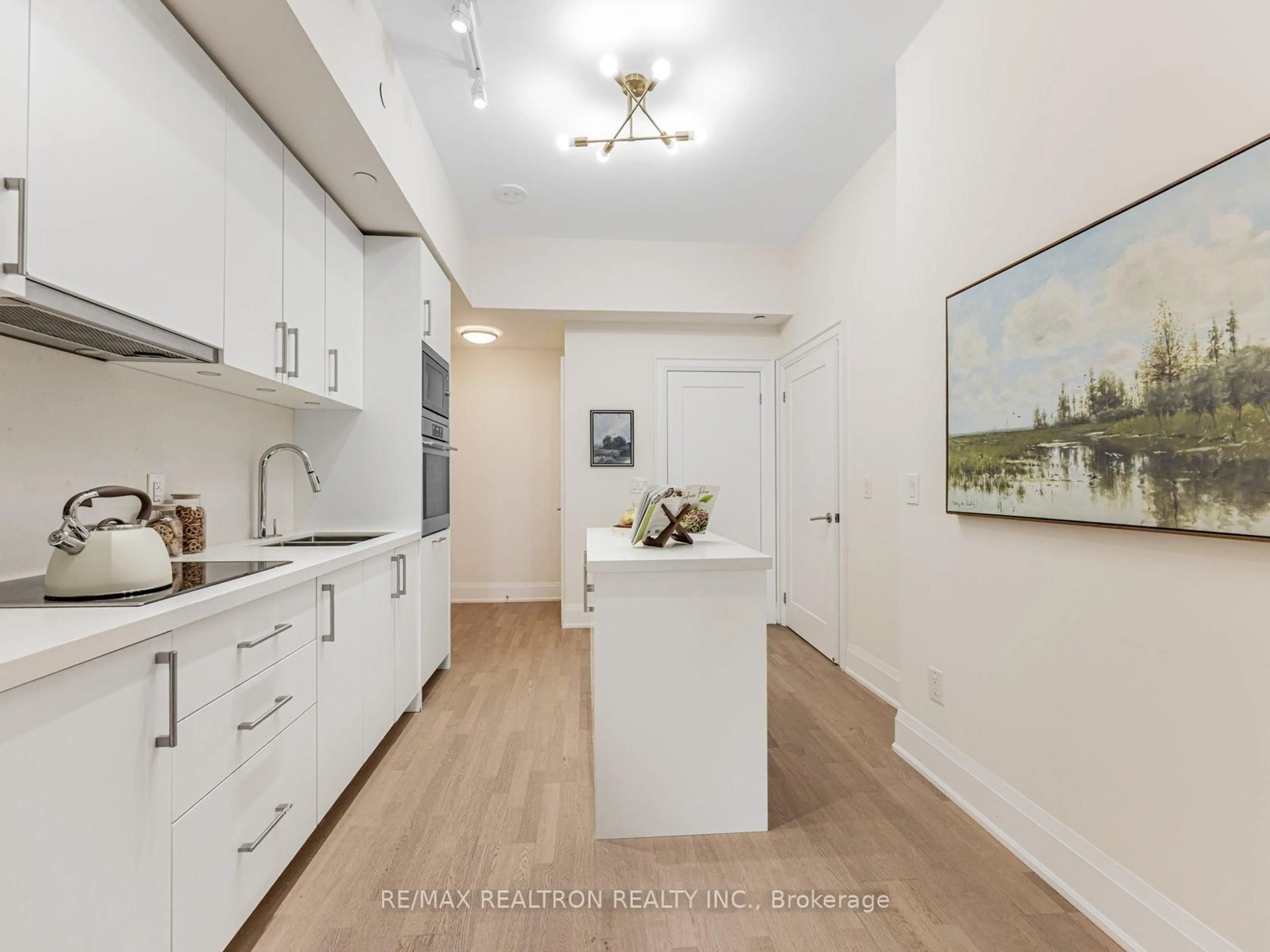 Unknown for 88 Cumberland St #1801, Toronto Ontario M5R 1A3