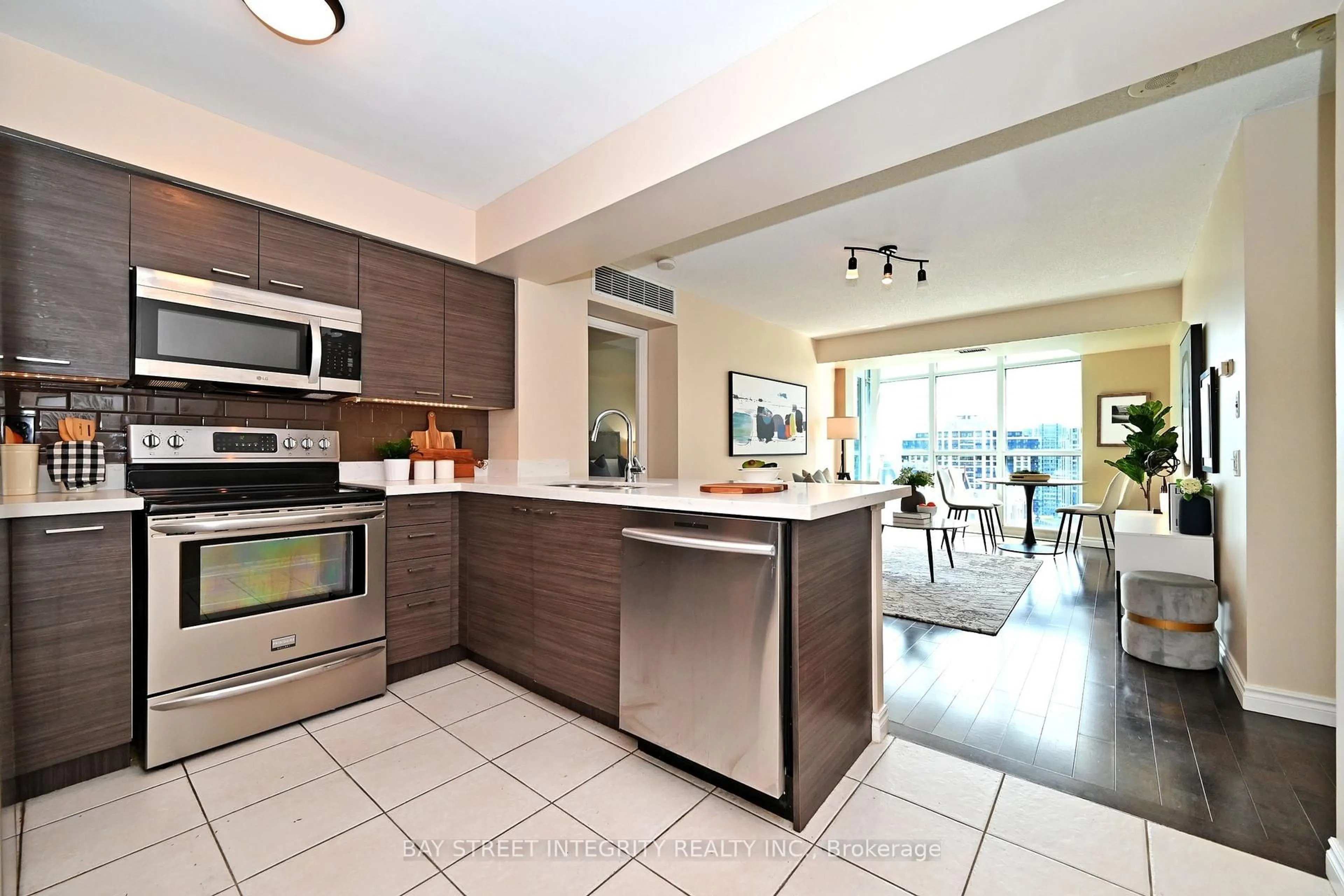 Open concept kitchen, ceramic/tile floor for 30 Harrison Garden Blvd #2101, Toronto Ontario M2N 7A9