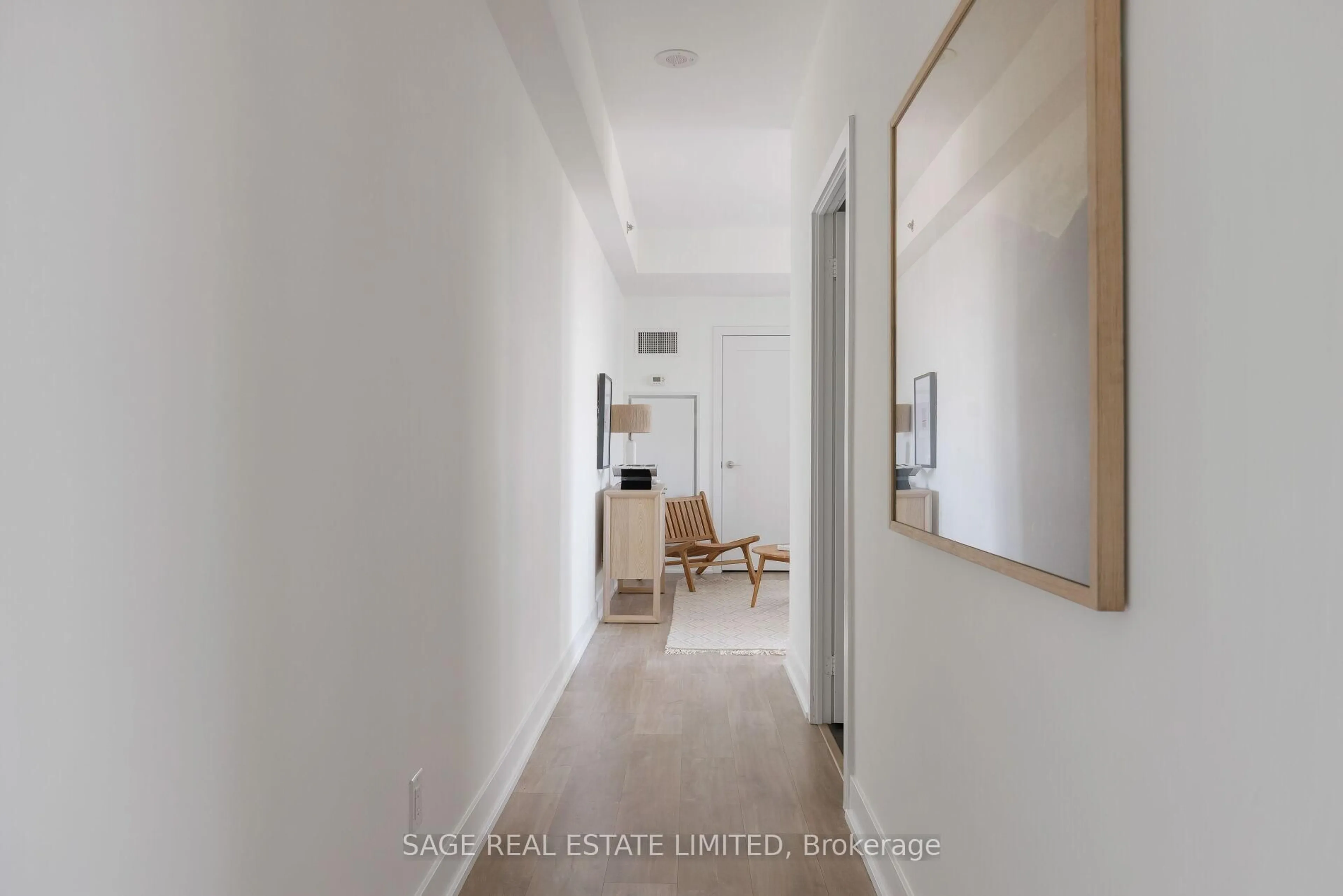 Indoor entryway for 318 Richmond St #1512, Toronto Ontario M5V 0B4