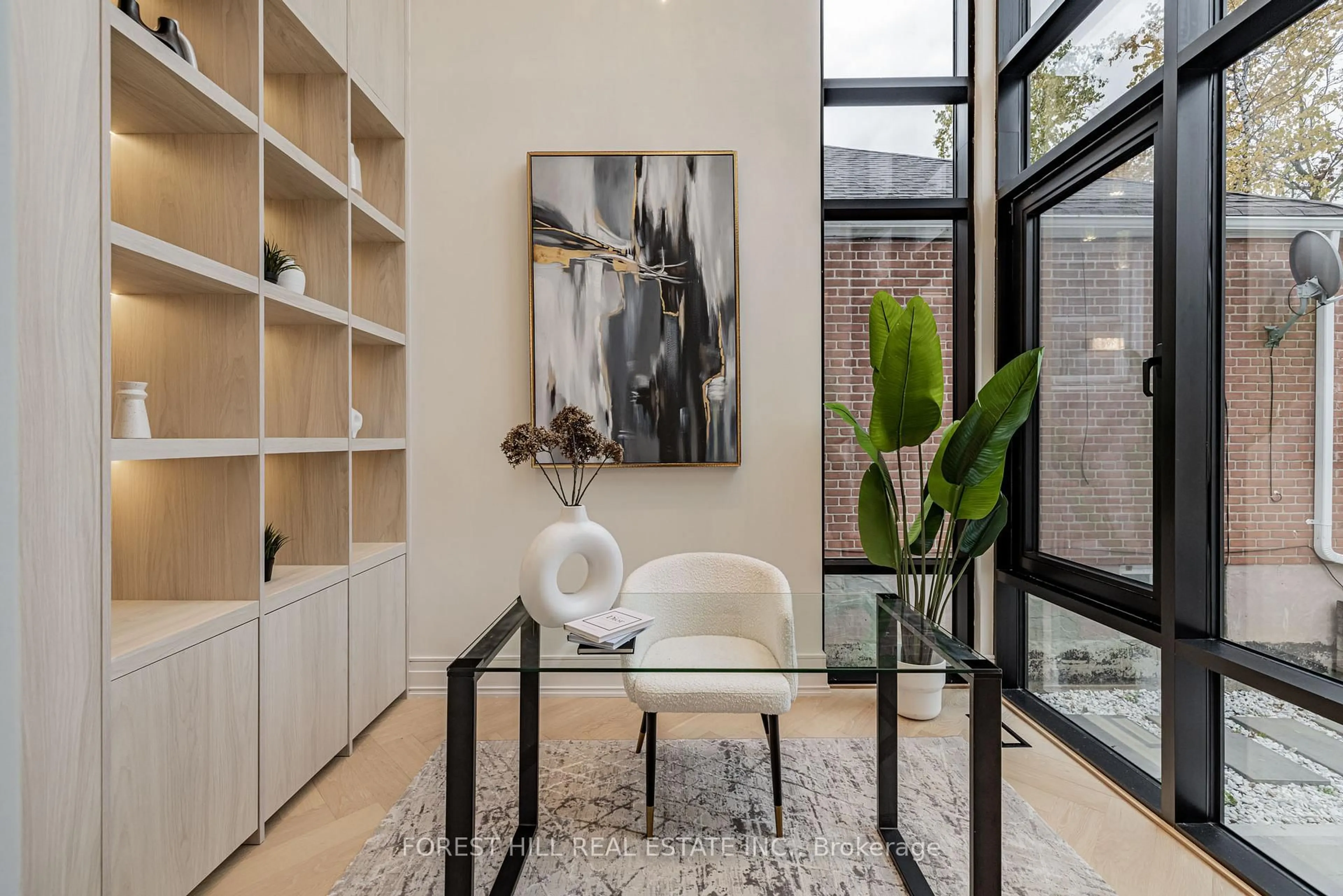 Indoor entryway for 184 Poyntz Ave, Toronto Ontario M2N 1J6