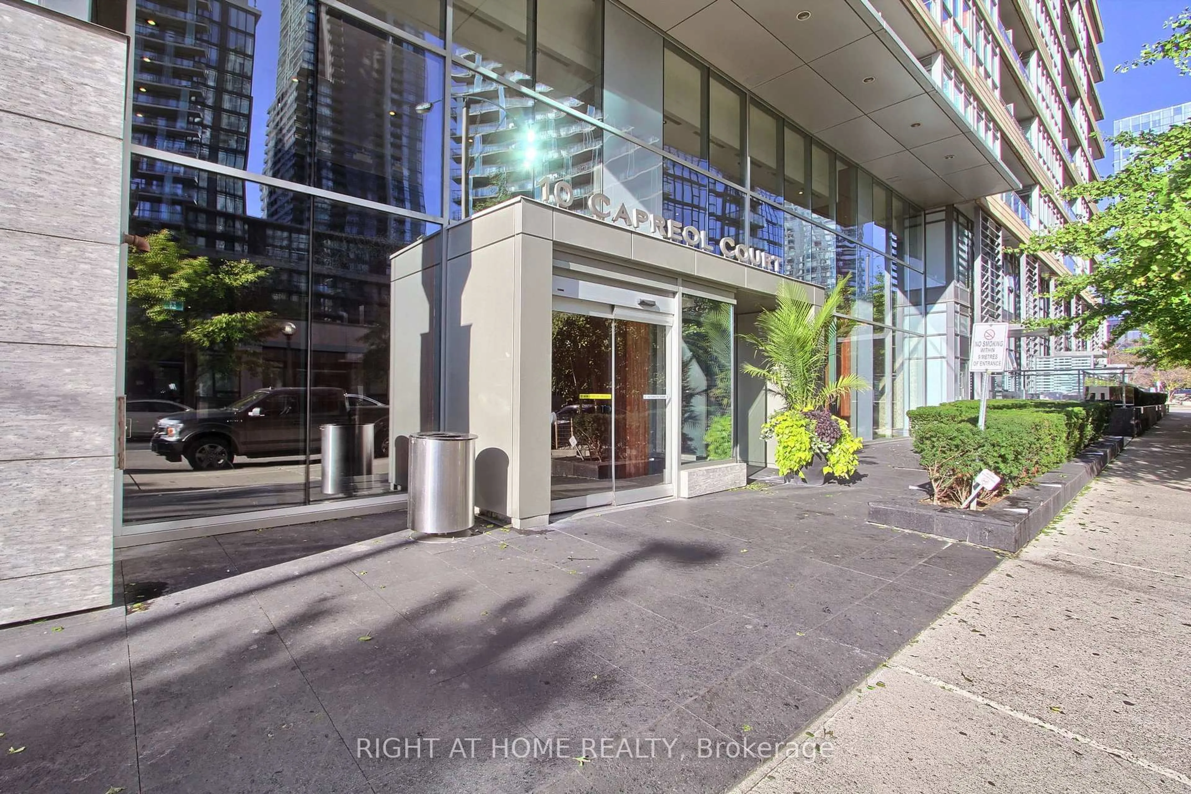 Indoor foyer for 10 Capreol Crt #829, Toronto Ontario M5V 4B3