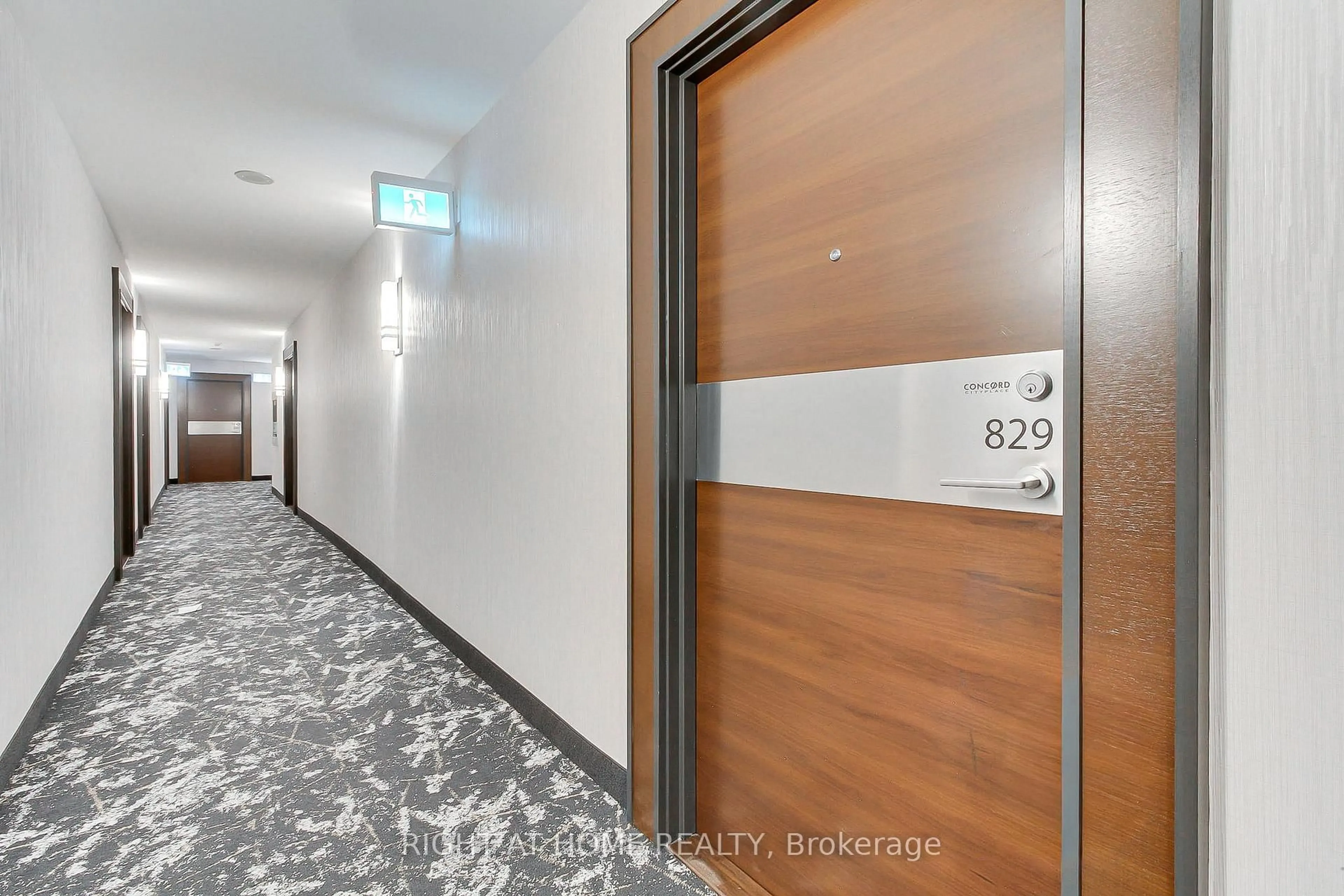 Indoor foyer for 10 Capreol Crt #829, Toronto Ontario M5V 4B3