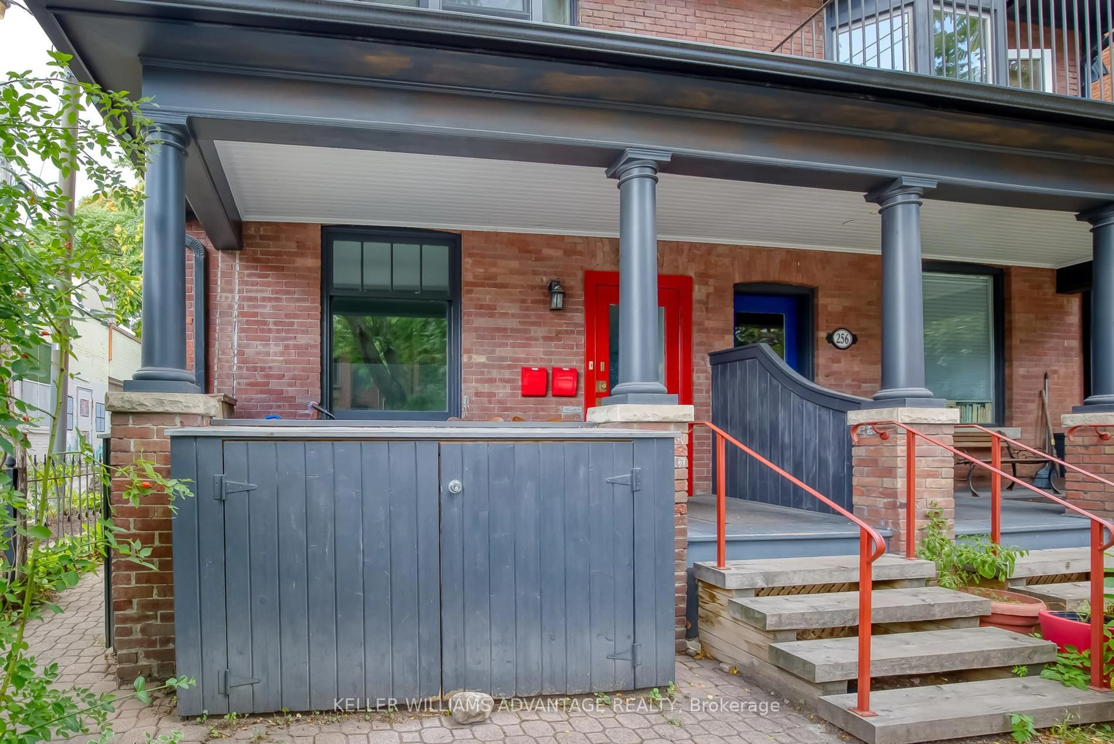 Unknown for 254A Carlton St, Toronto Ontario M5A 2L3