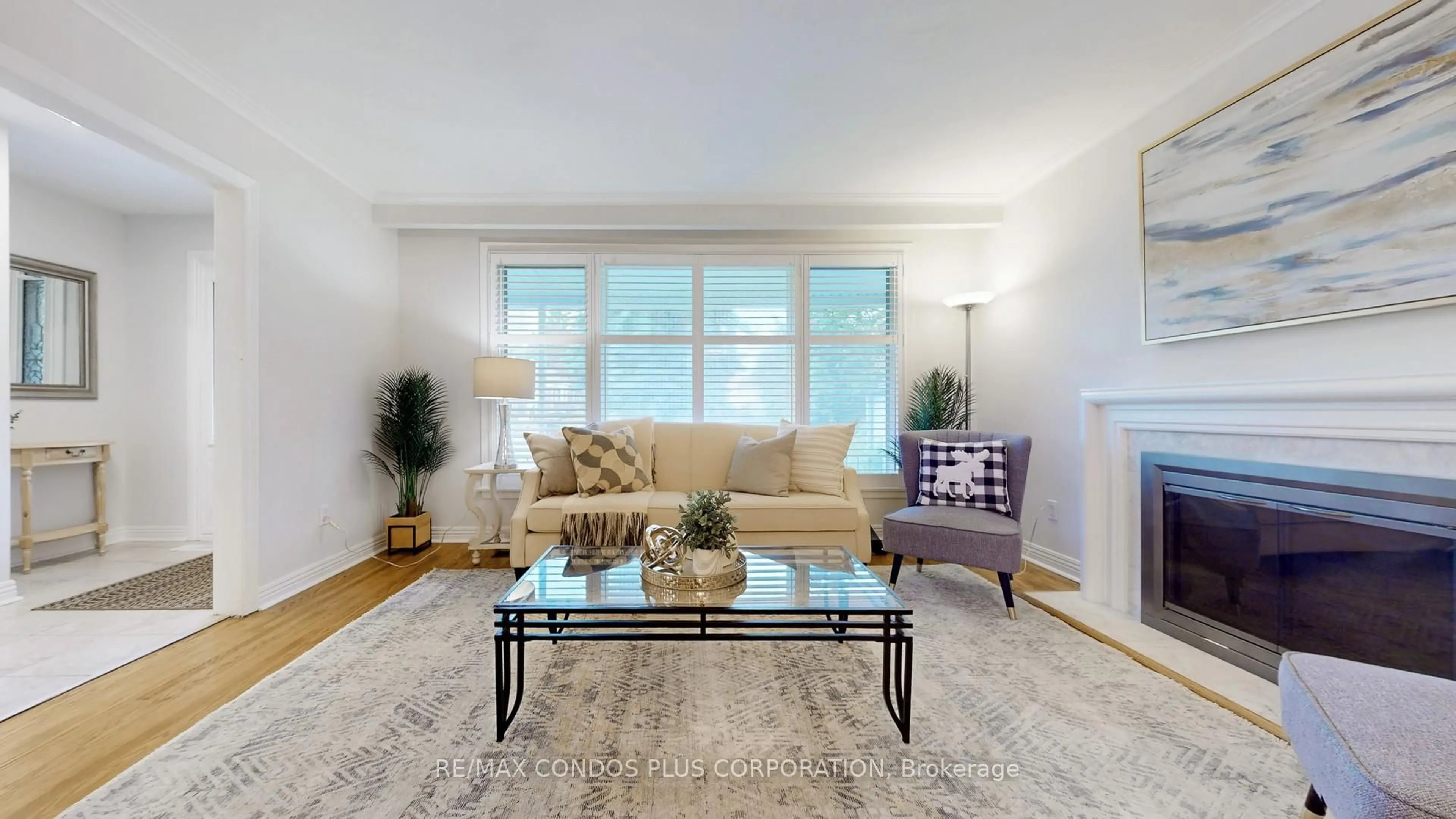 Living room with furniture, unknown for 105 Hendon Ave, Toronto Ontario M2M 1A6