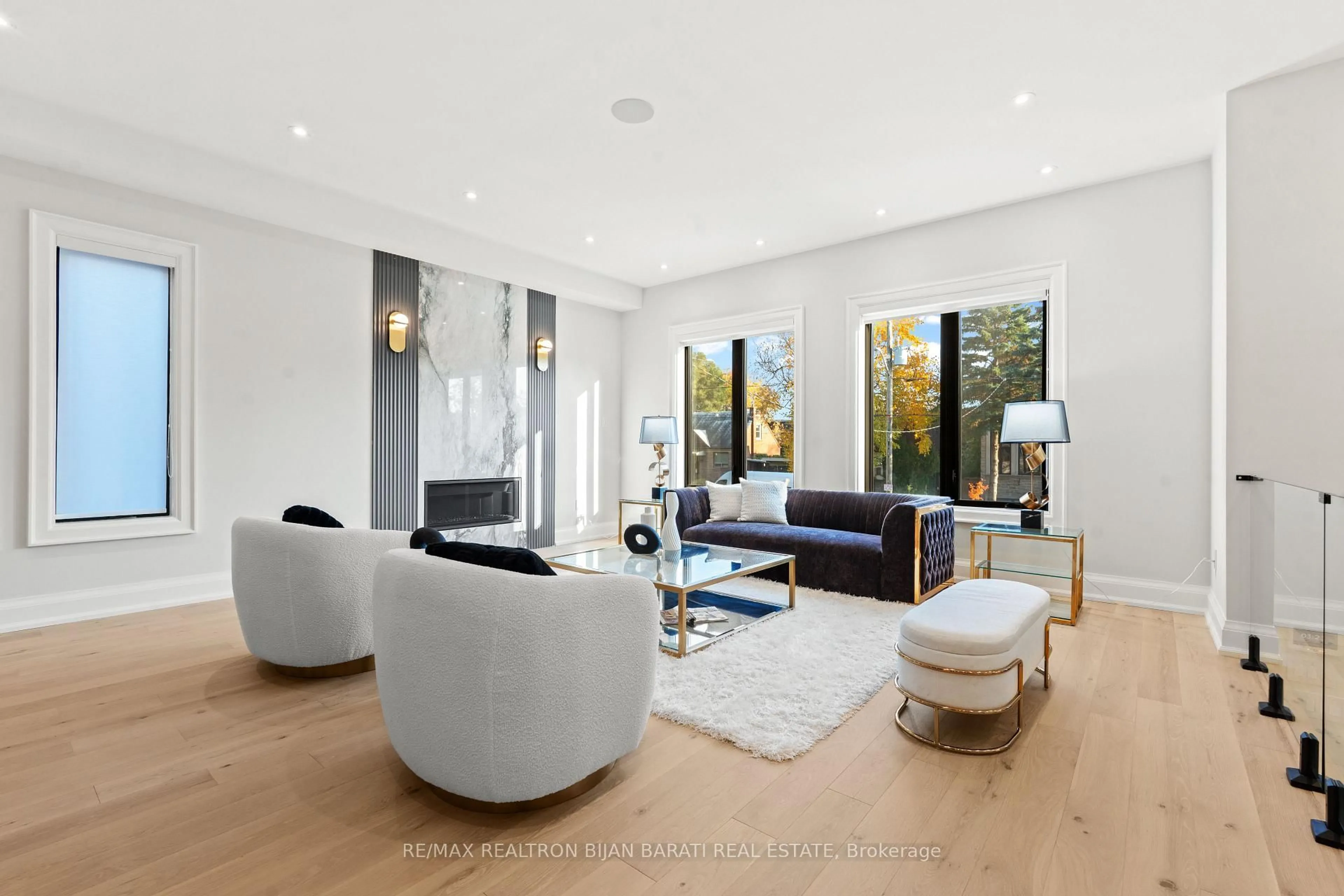 Living room with furniture, unknown for 422 Hounslow Ave, Toronto Ontario M2R 1H6