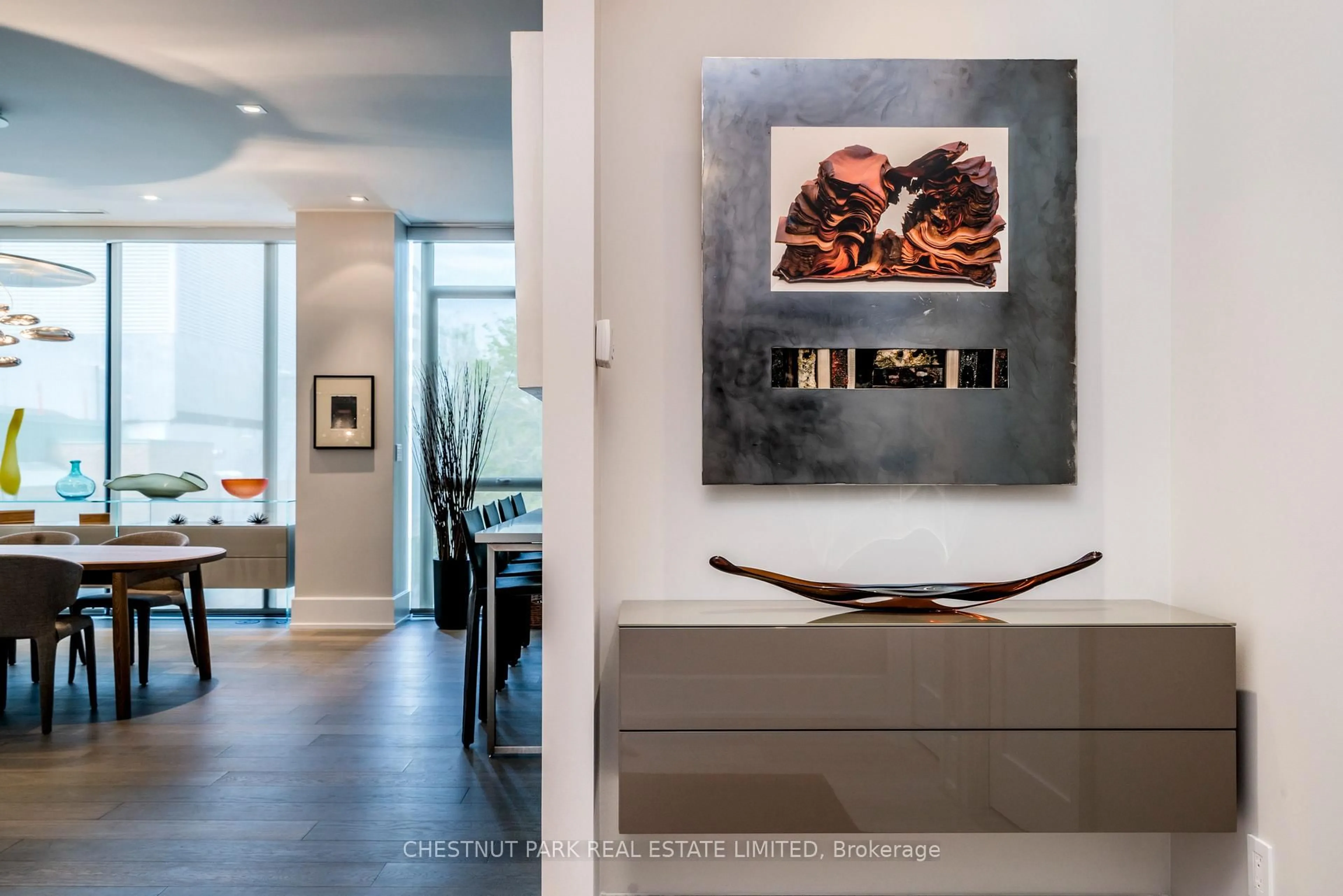 Indoor entryway for 36 Hazelton Ave #3G, Toronto Ontario M5R 2E2