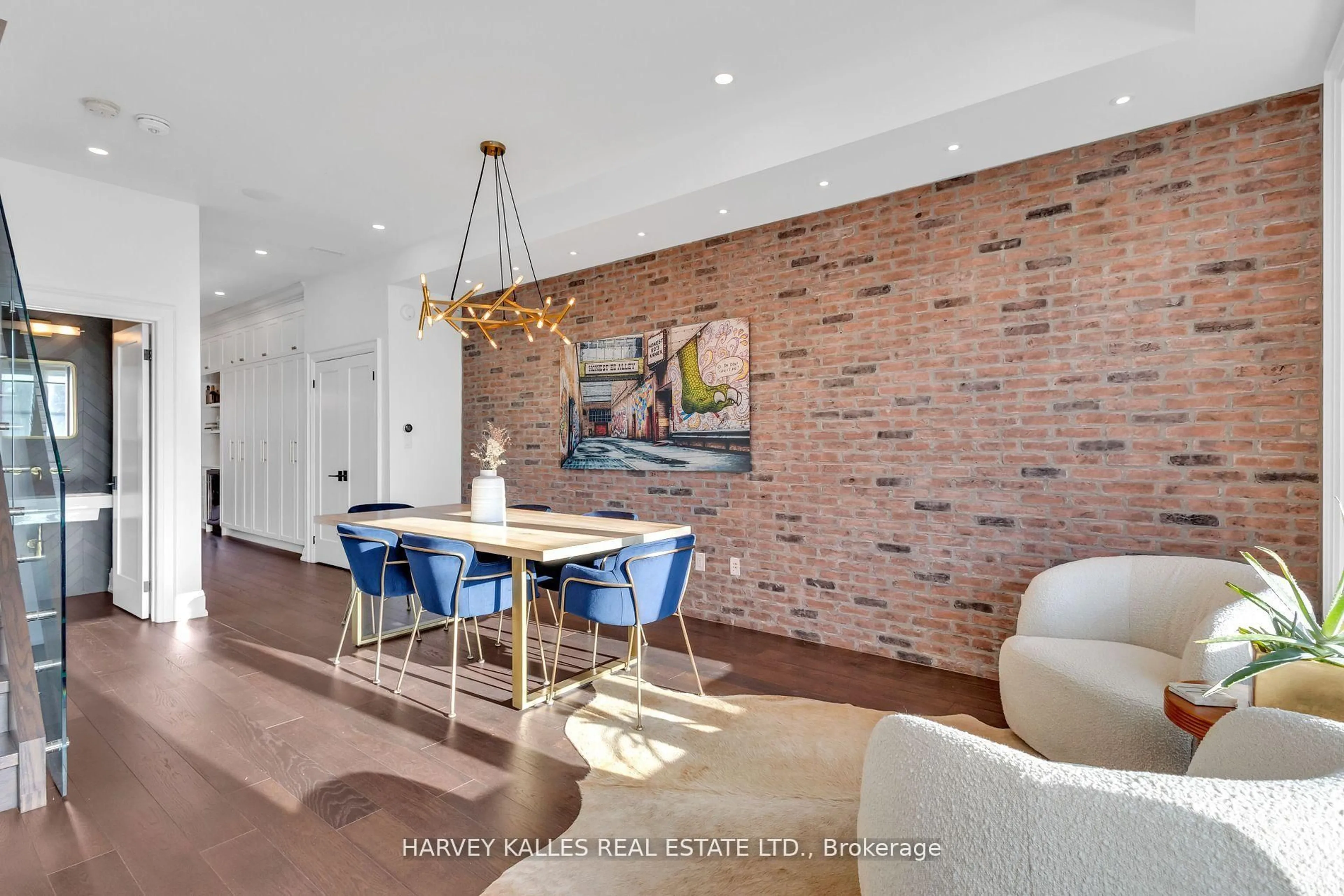 Unknown for 257 Borden St, Toronto Ontario M5S 2N5