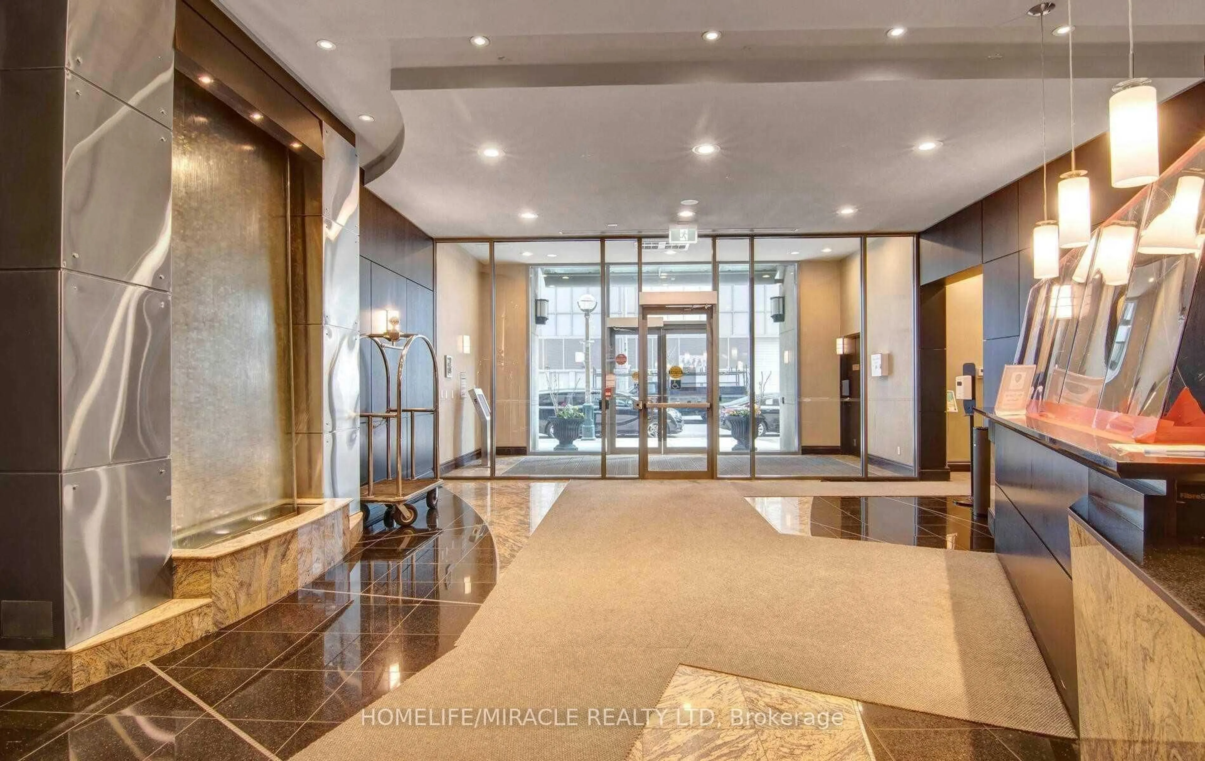 Lobby for 30 Grand Trunk Cres #1509, Toronto Ontario M5J 3A4