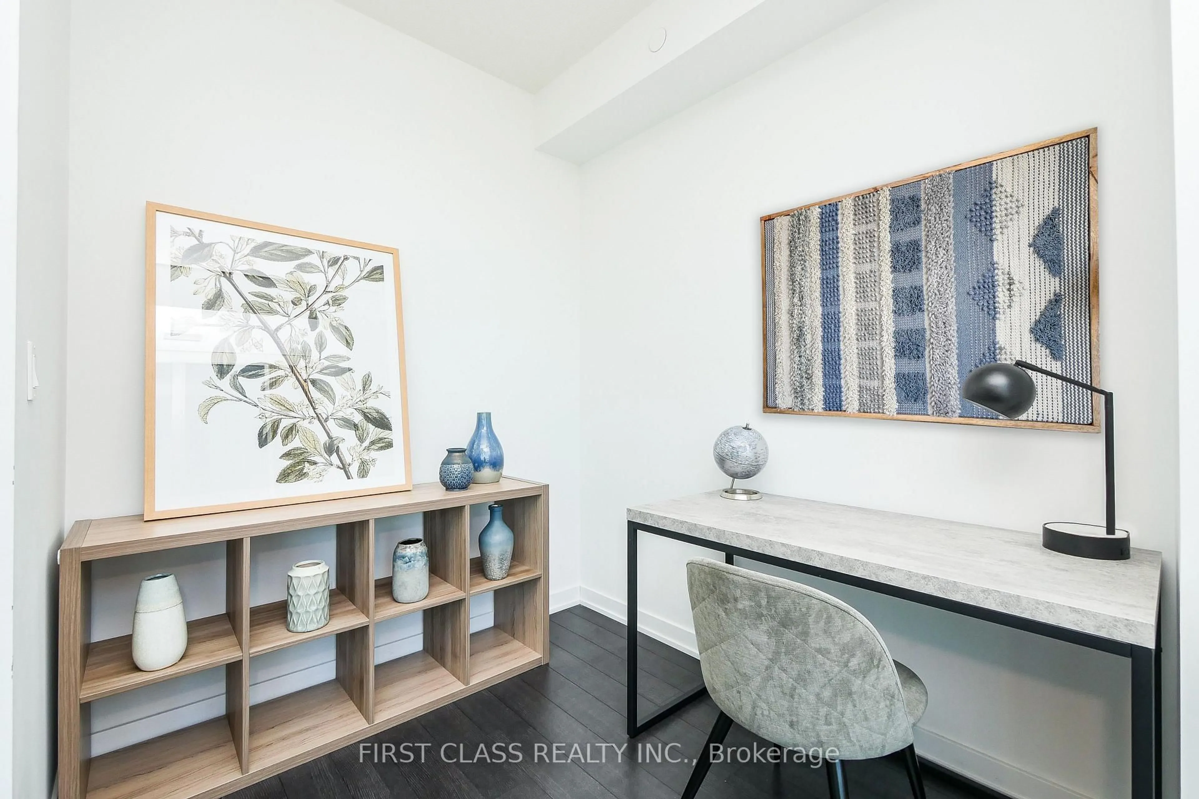 A pic of a room for 181 Huron St #1605, Toronto Ontario M5T 0C1