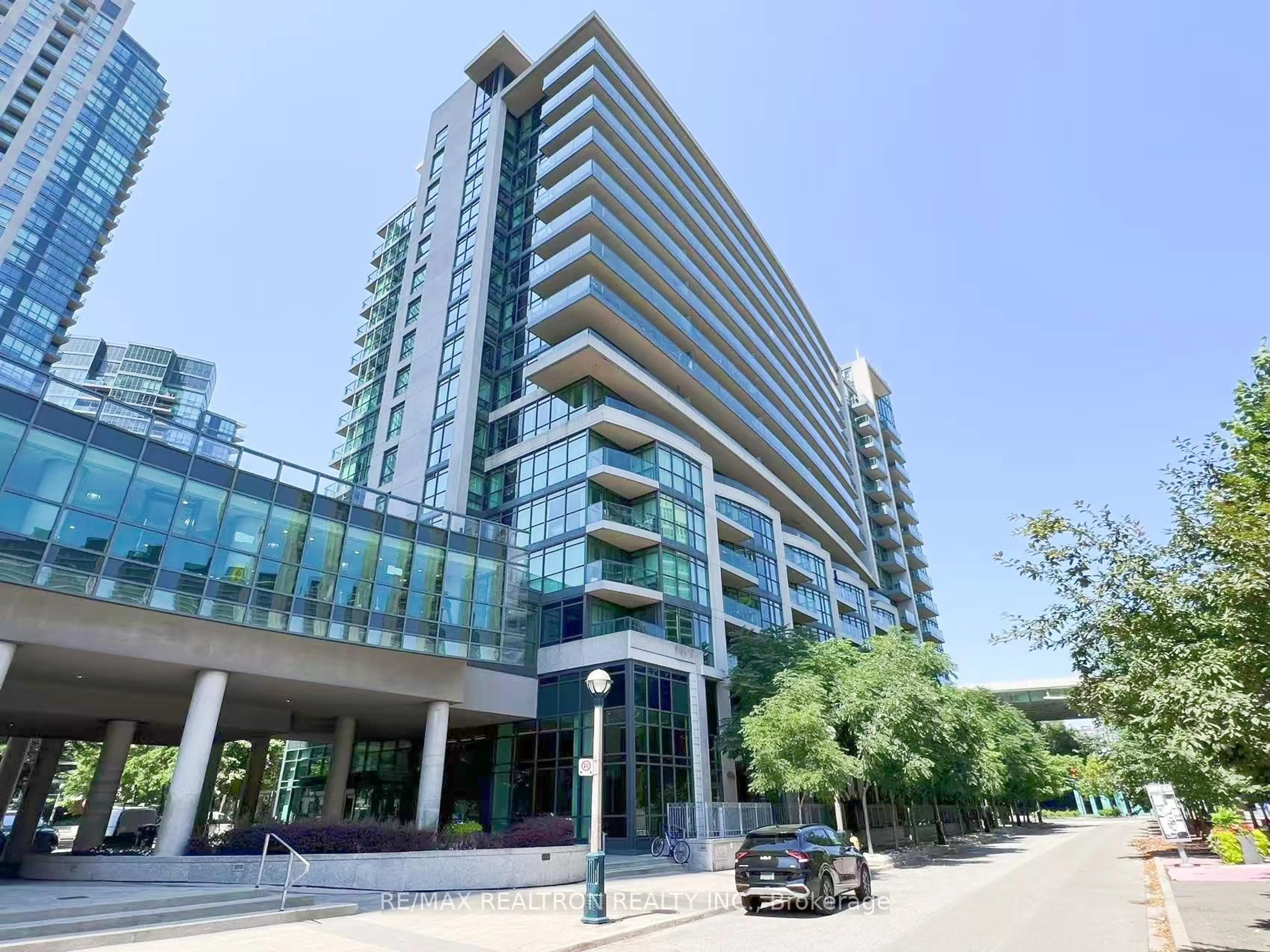 Indoor foyer for 209 Fort York Blvd #969, Toronto Ontario M5V 4A1