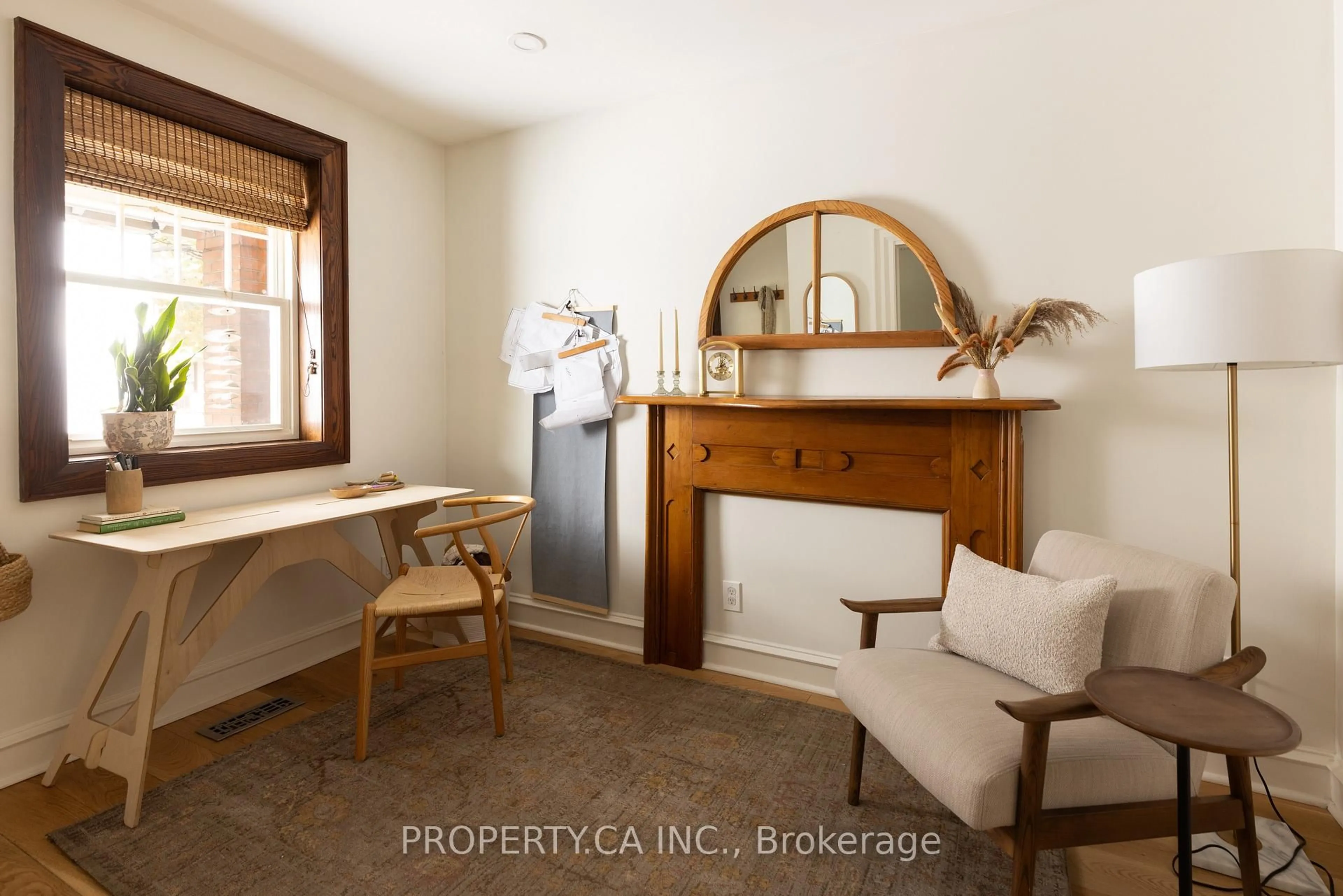 Unknown for 364 Northcliffe Blvd, Toronto Ontario M6E 3L1