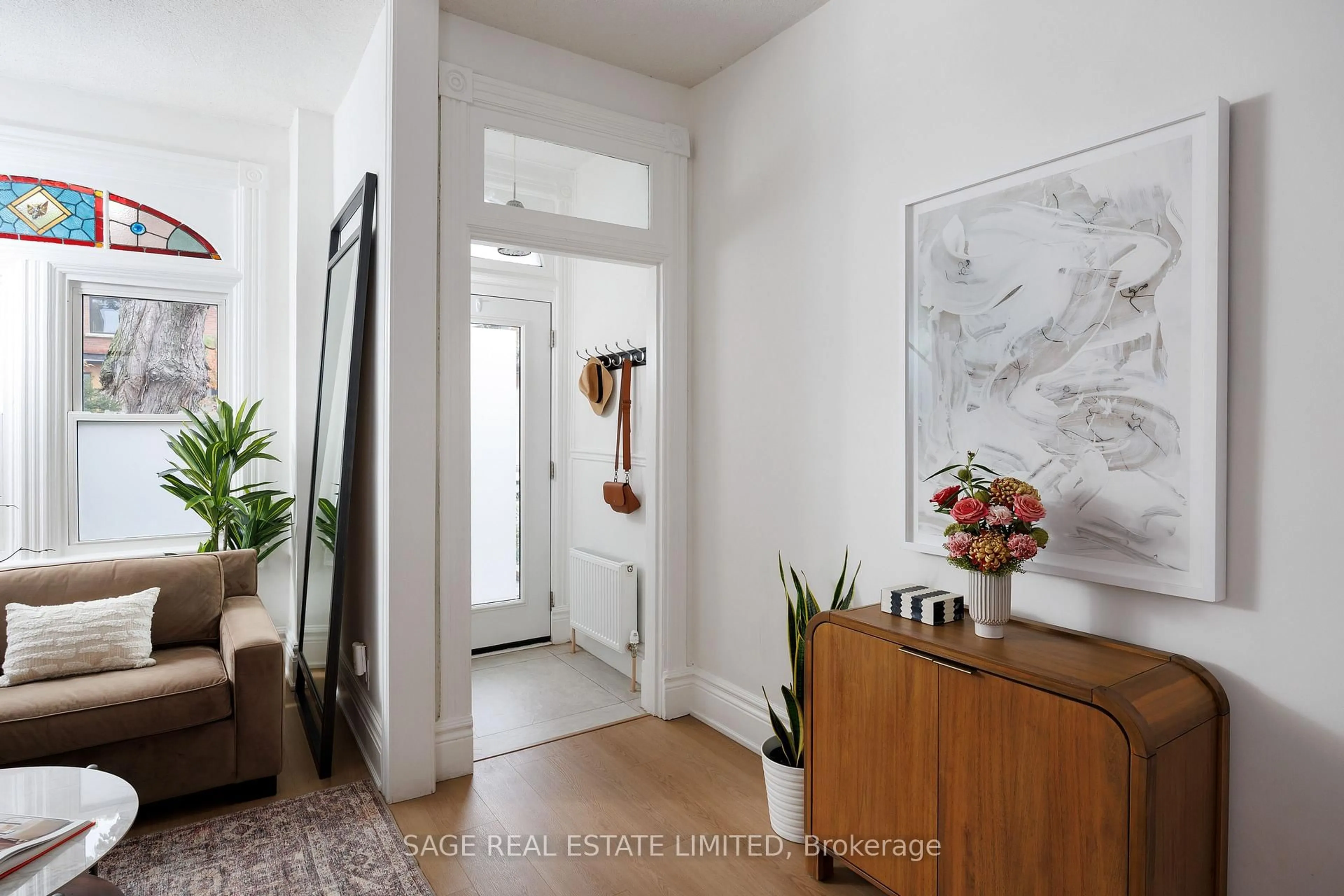 Indoor entryway for 224 Lisgar St, Toronto Ontario M6J 3G7