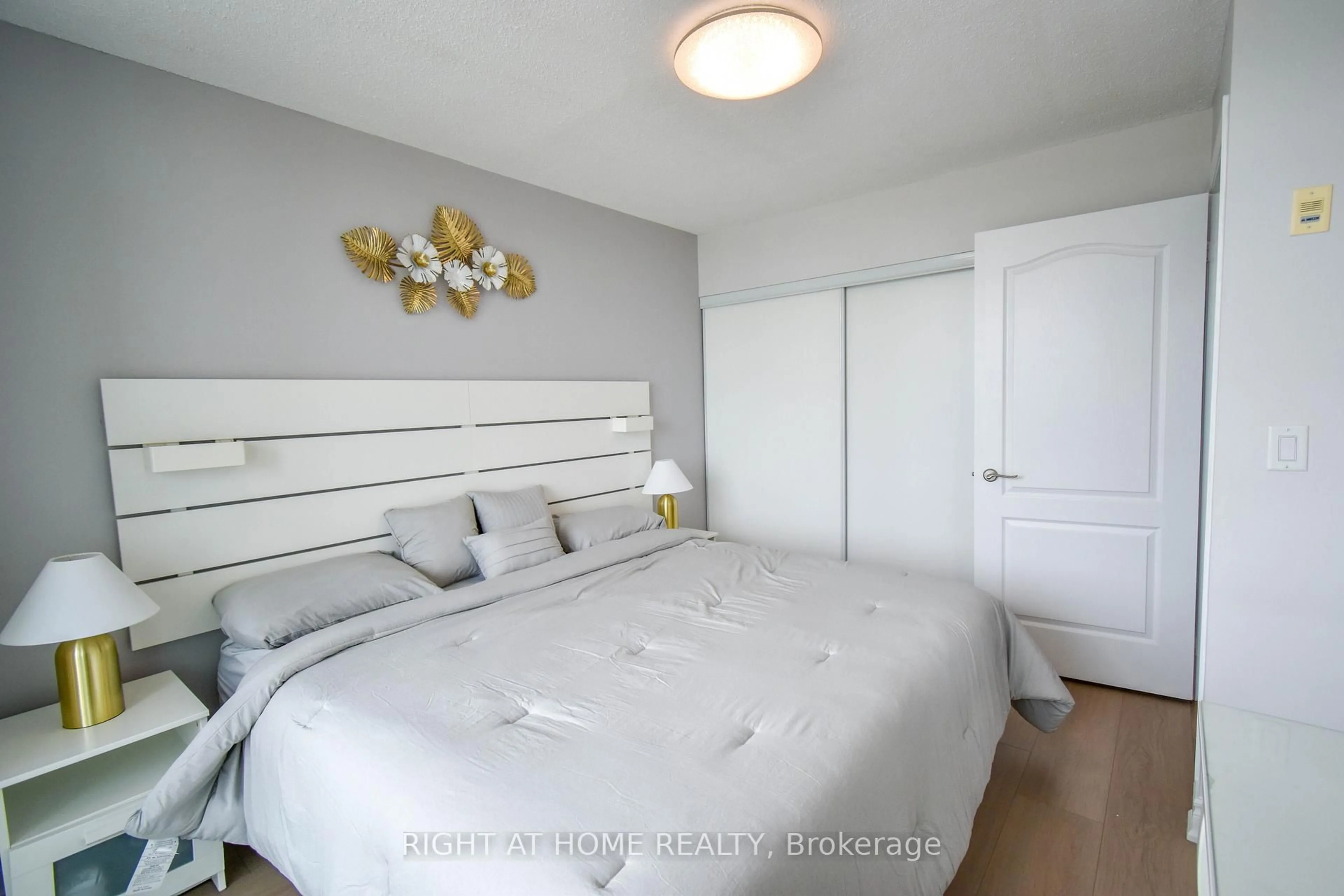 Bedroom with bed, unknown for 205 The Donway W #702, Toronto Ontario M3B 3S5