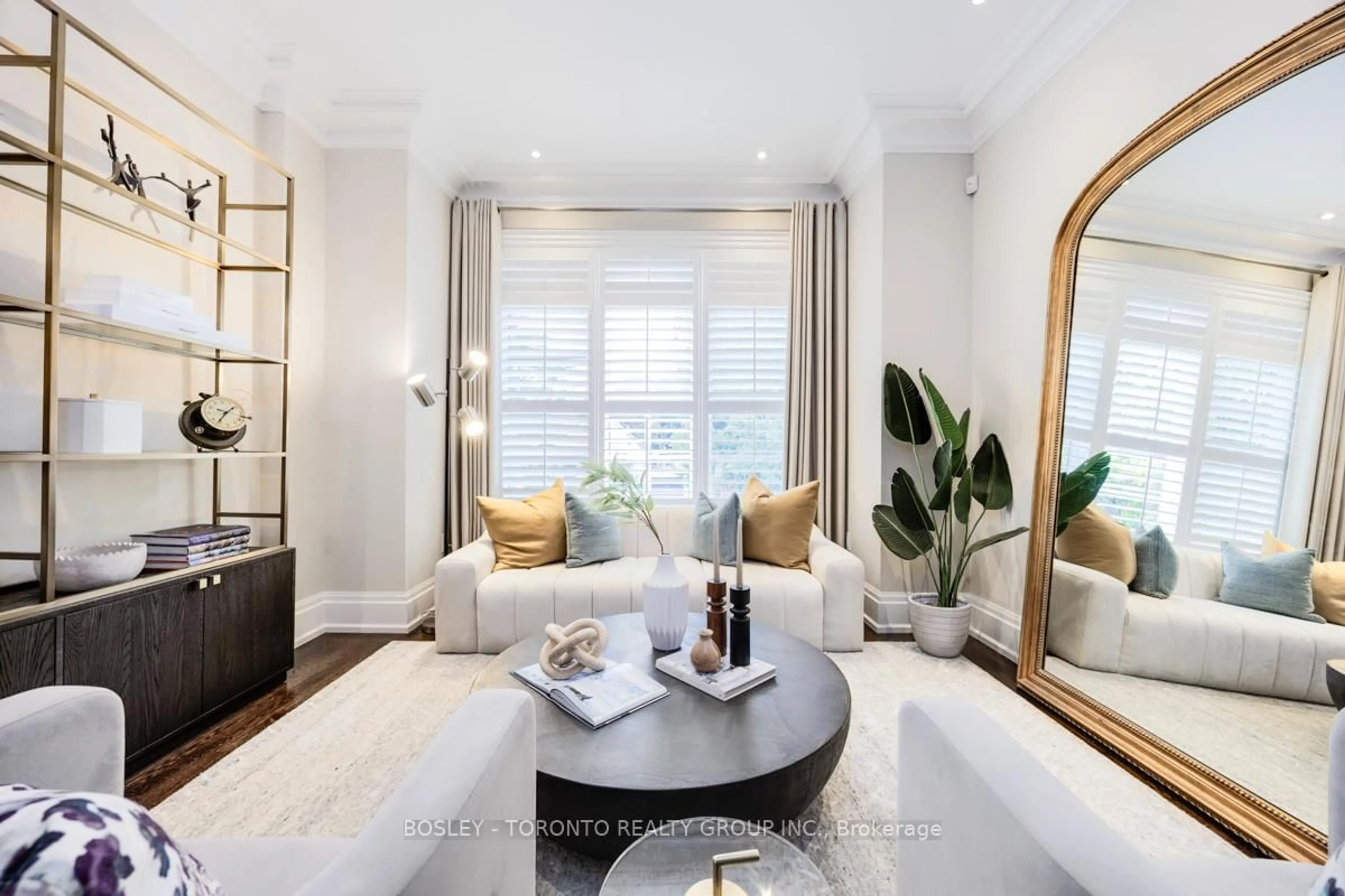 Living room with furniture, unknown for 39 Camberwell Rd, Toronto Ontario M6C 3E7