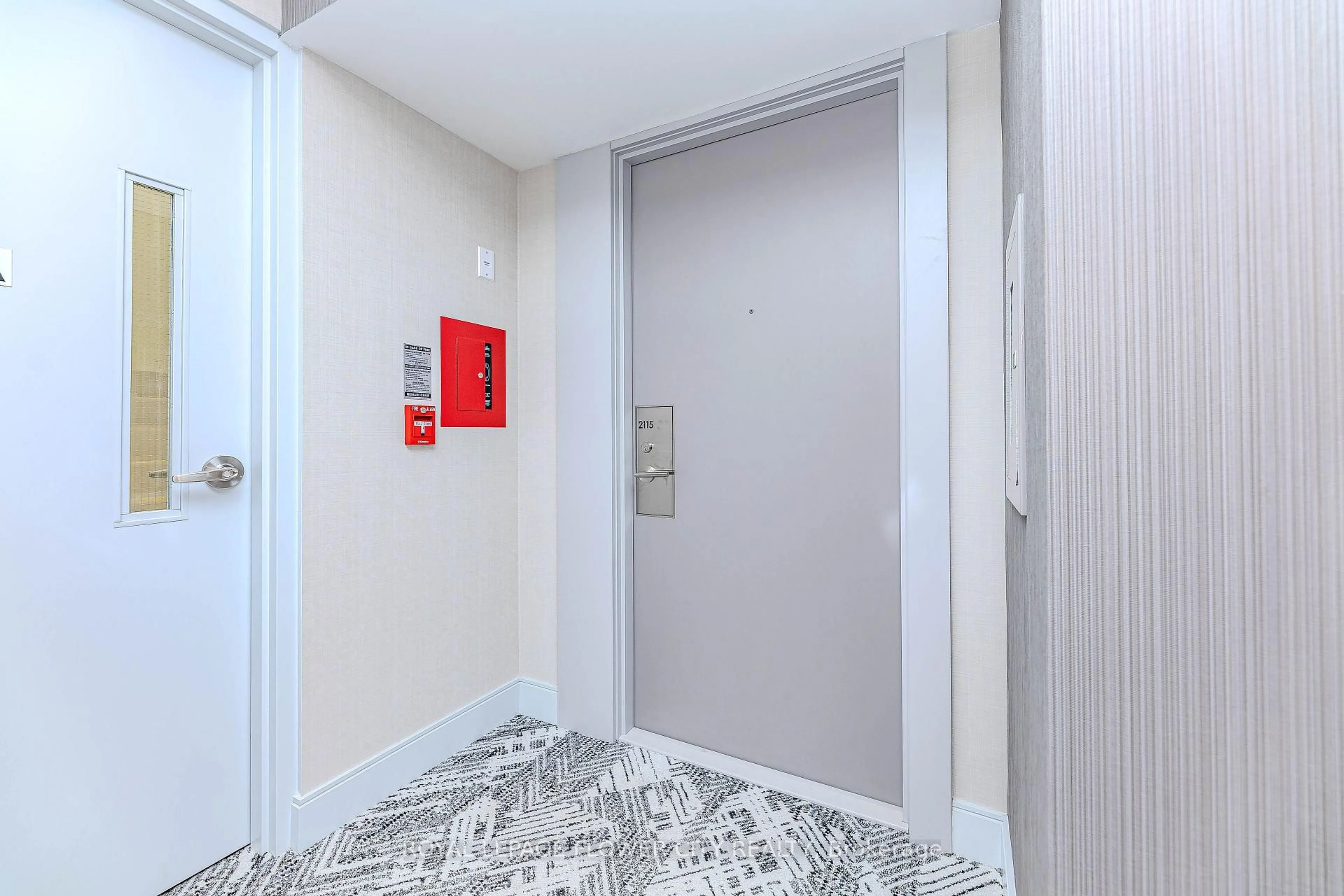 Indoor foyer for 8 Widmer St #2115, Toronto Ontario M5V 0W6