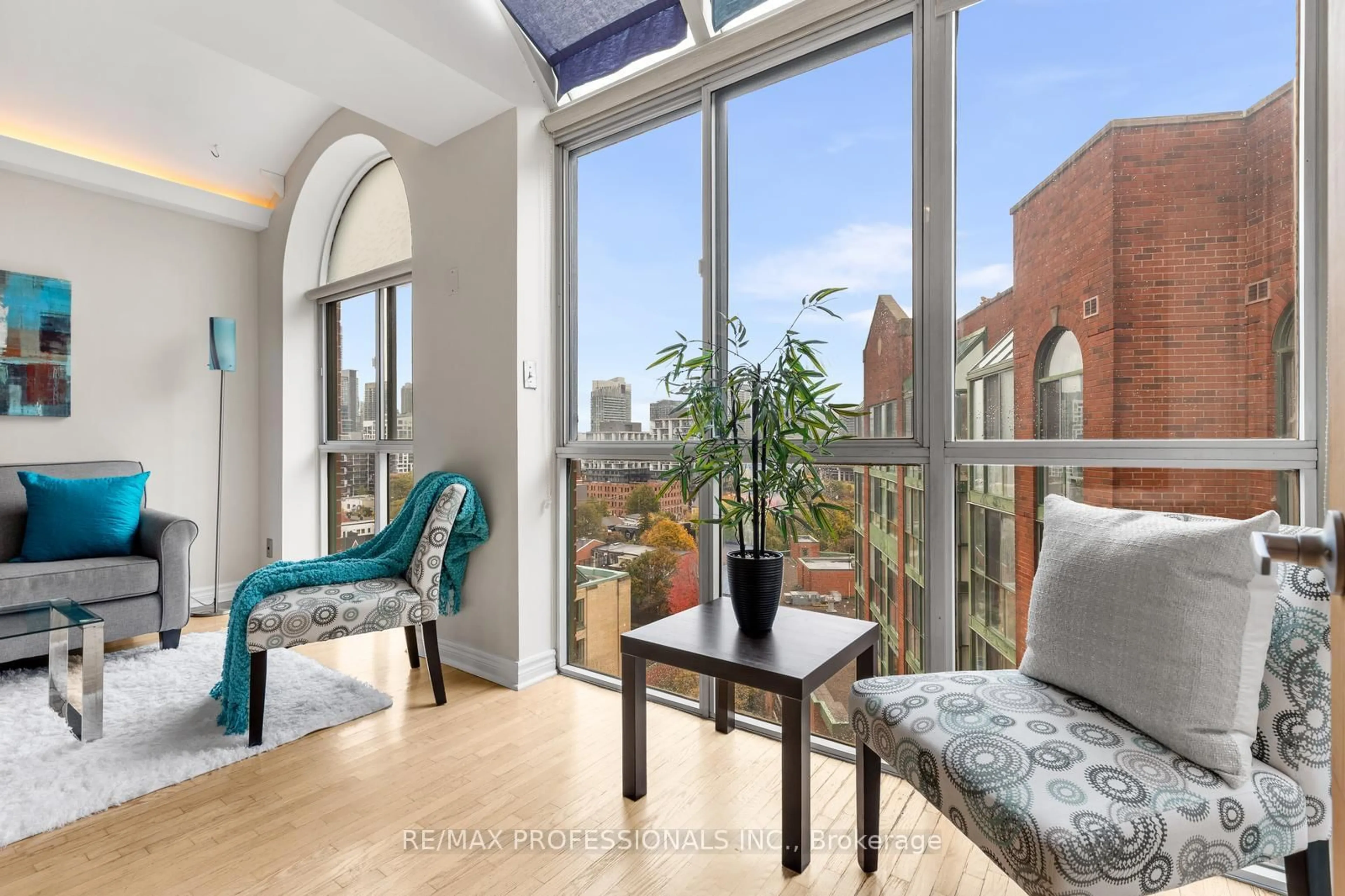 Living room with furniture, unknown for 801 King St #PH26, Toronto Ontario M5V 3C9