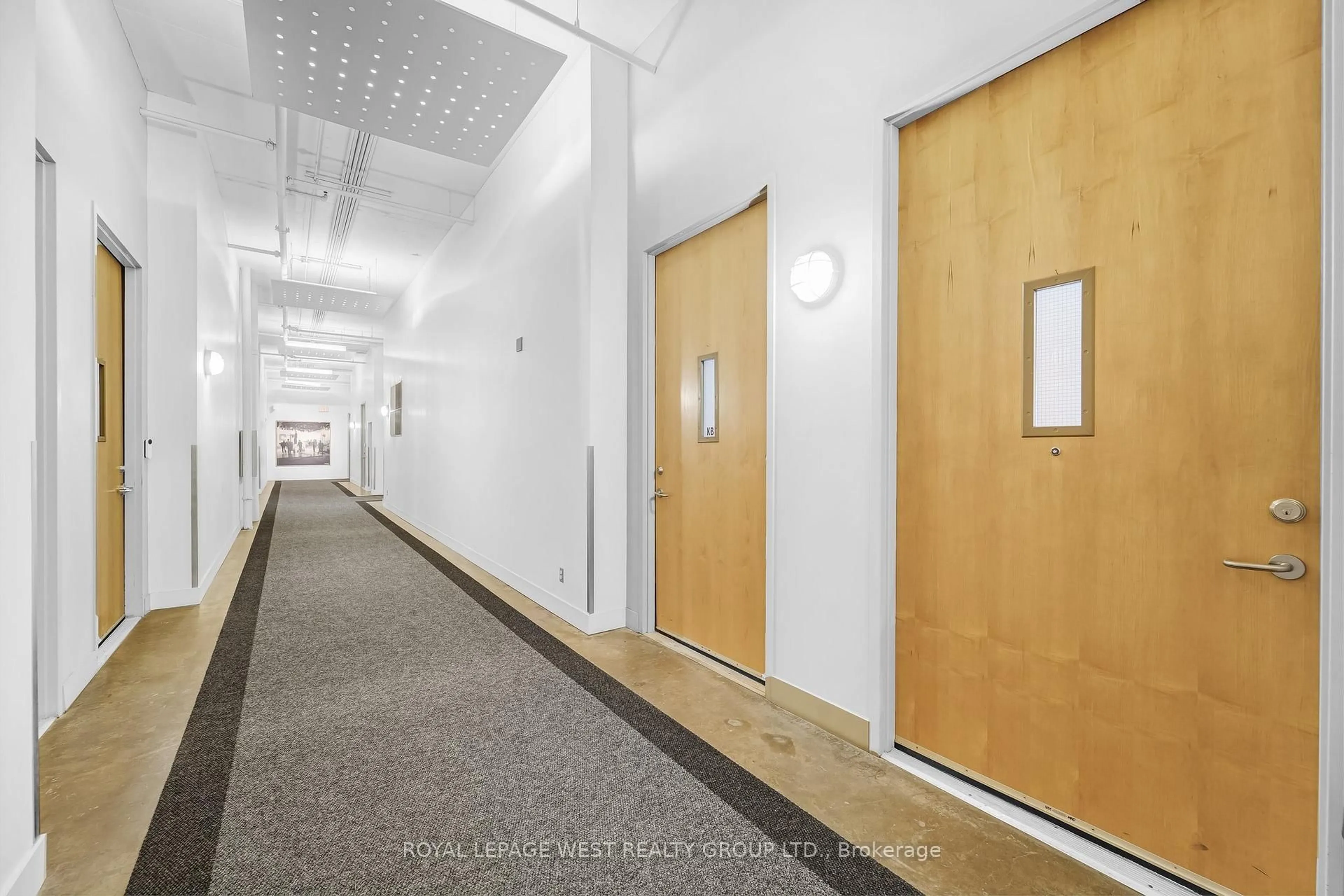 Indoor foyer for 90 Sumach St #416, Toronto Ontario M5A 4R4