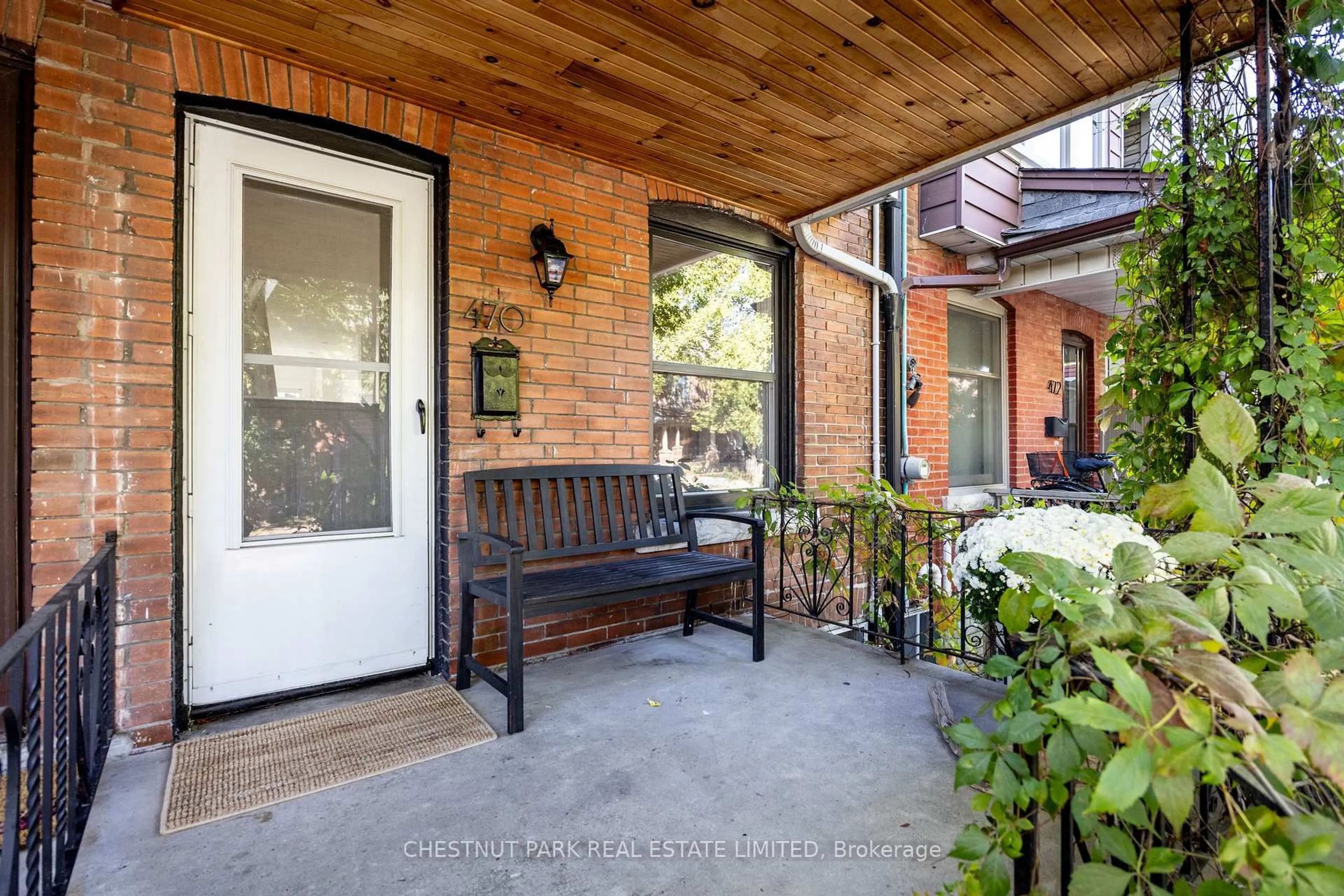 Patio, street for 470 Clinton St, Toronto Ontario M6G 2Z4