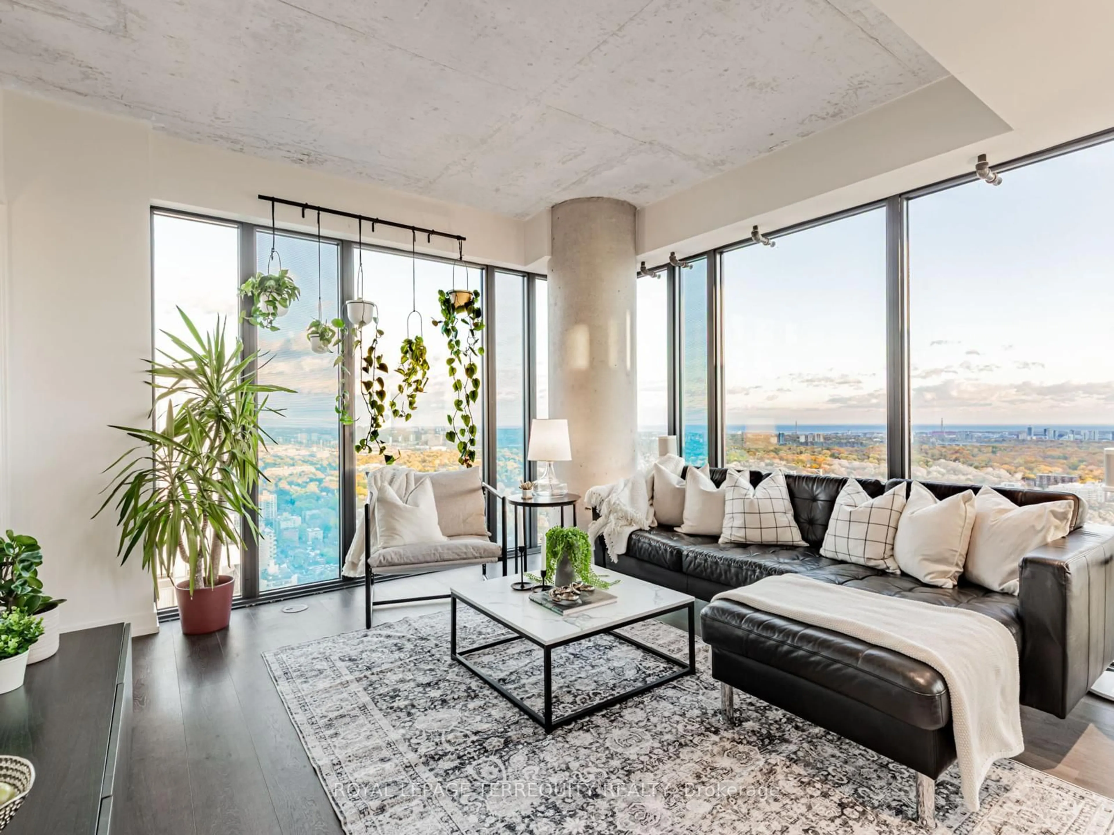 Living room with furniture, unknown for 161 Roehampton Ave #4209, Toronto Ontario M4P 0C8