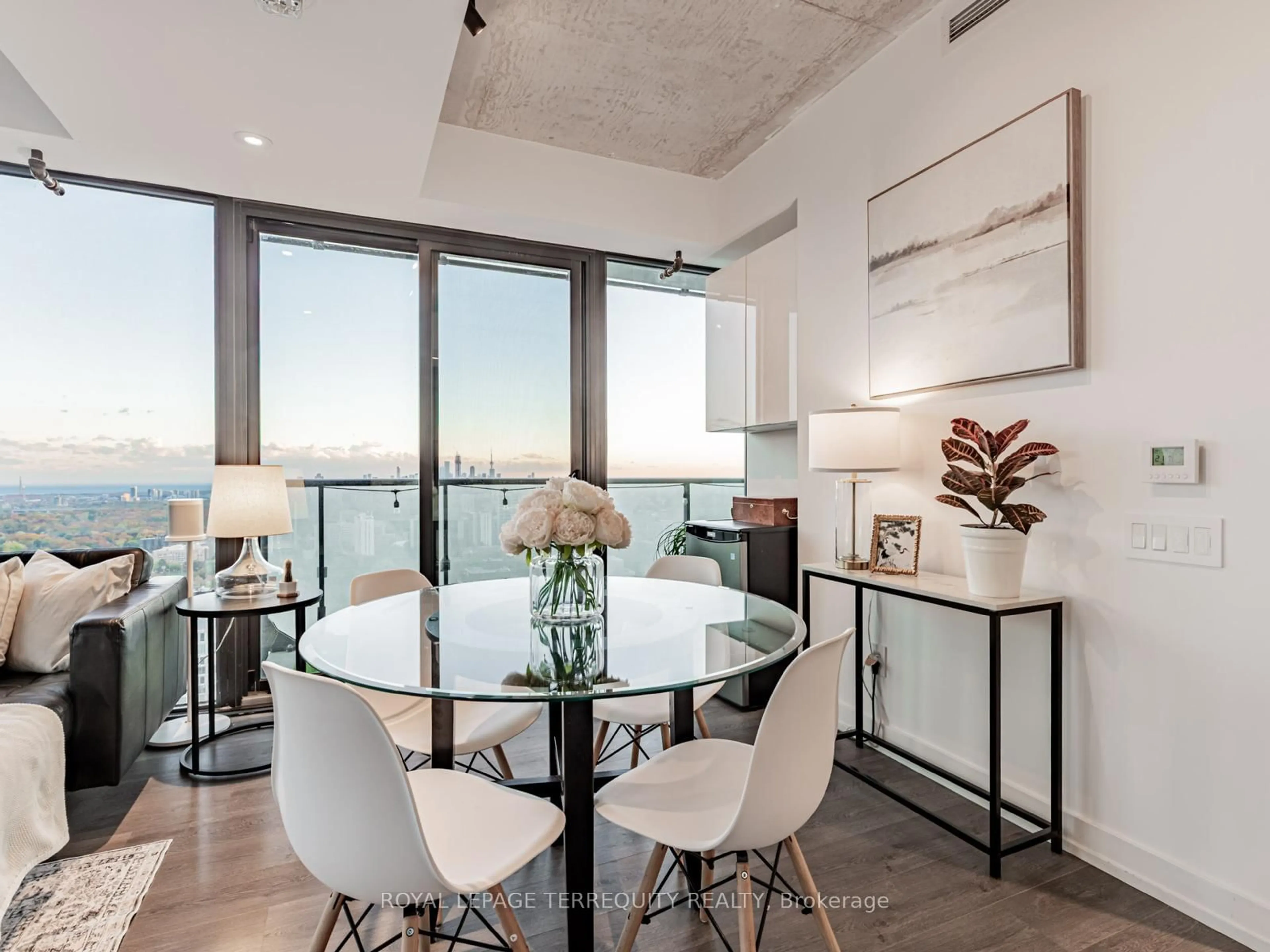 Dining room, unknown for 161 Roehampton Ave #4209, Toronto Ontario M4P 0C8