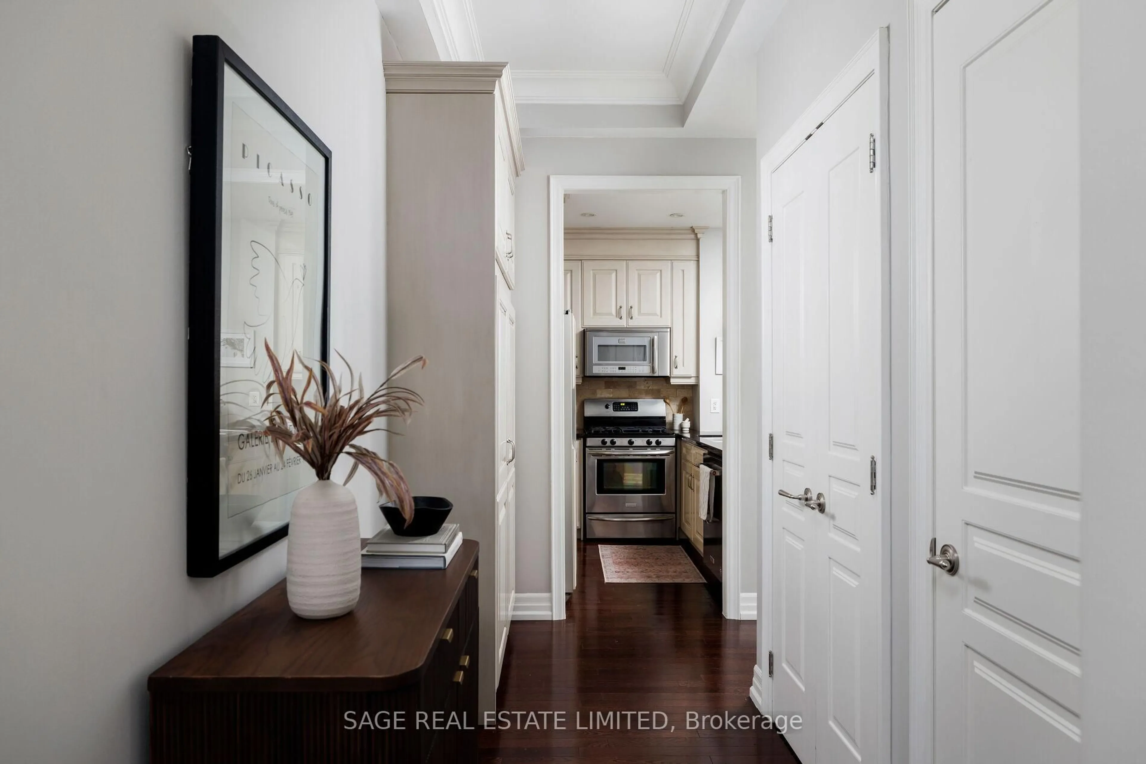 Indoor entryway for 21 Burkebrook Pl #416, Toronto Ontario M4G 0A2