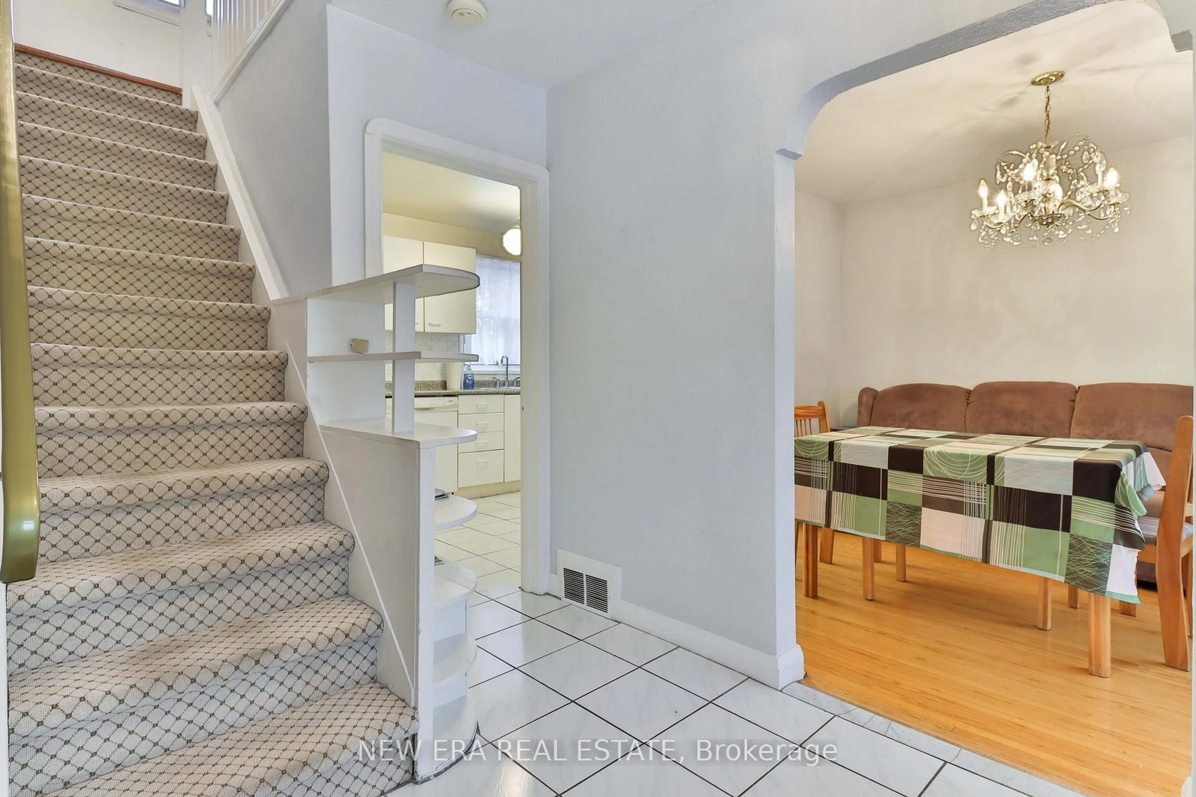 Indoor foyer for 27 Dell Park Ave, Toronto Ontario M6B 2T5