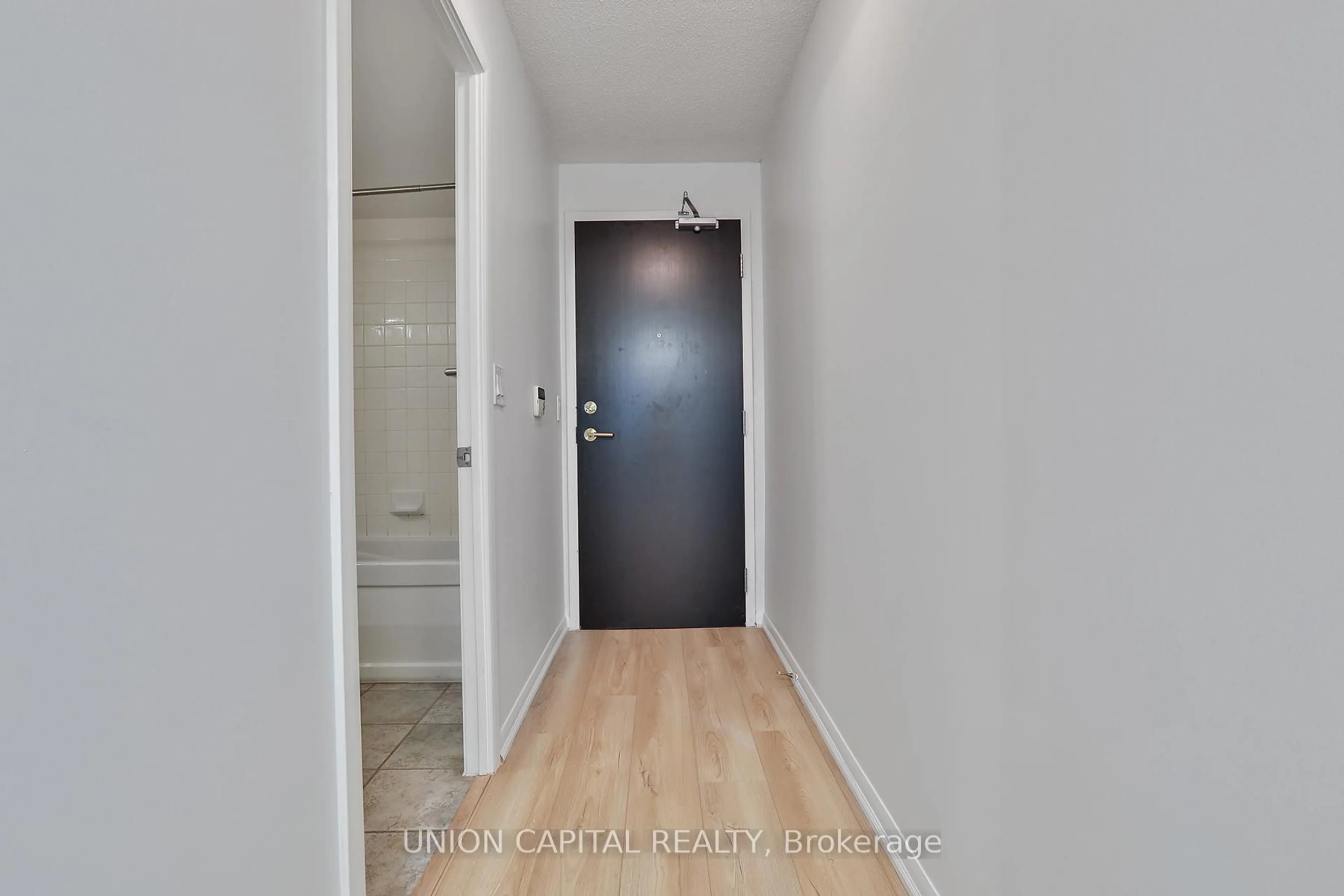 Indoor entryway for 18 Yonge St #2306, Toronto Ontario M5E 1R4