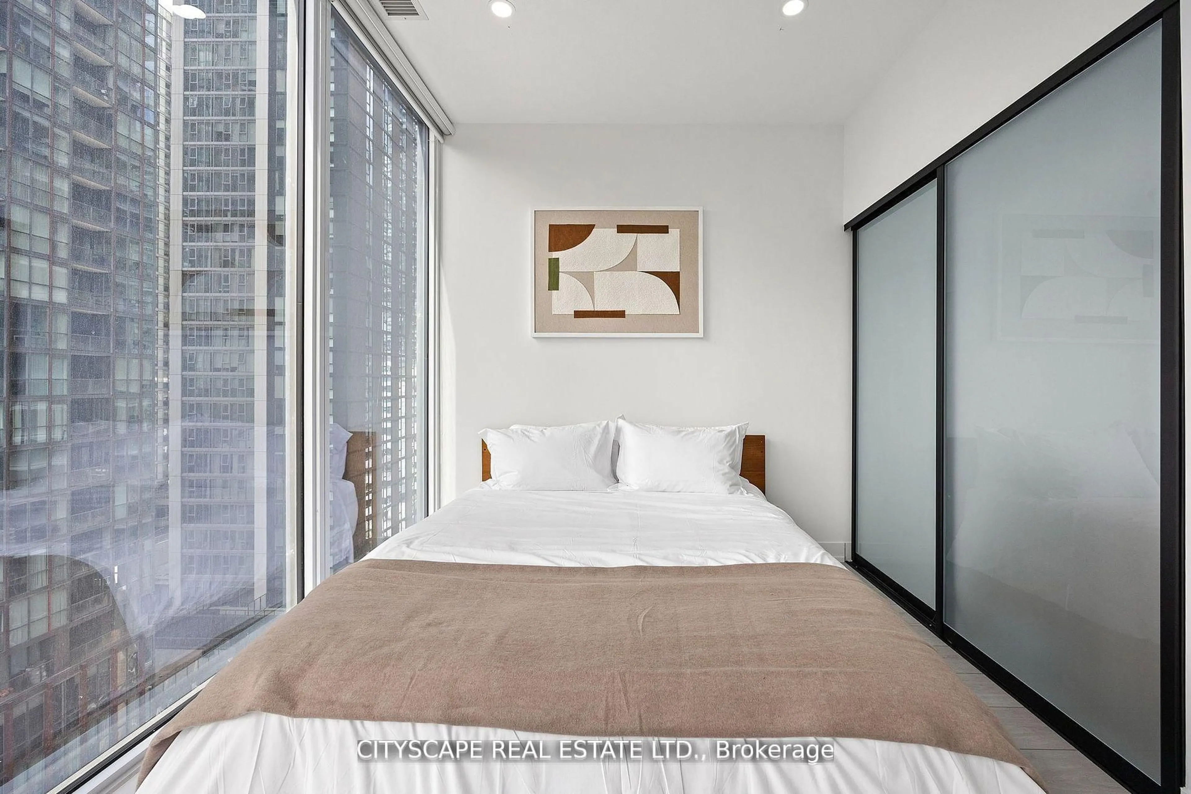 Bedroom with bed, unknown for 55 Mercer St #1802, Toronto Ontario M5V 1H2