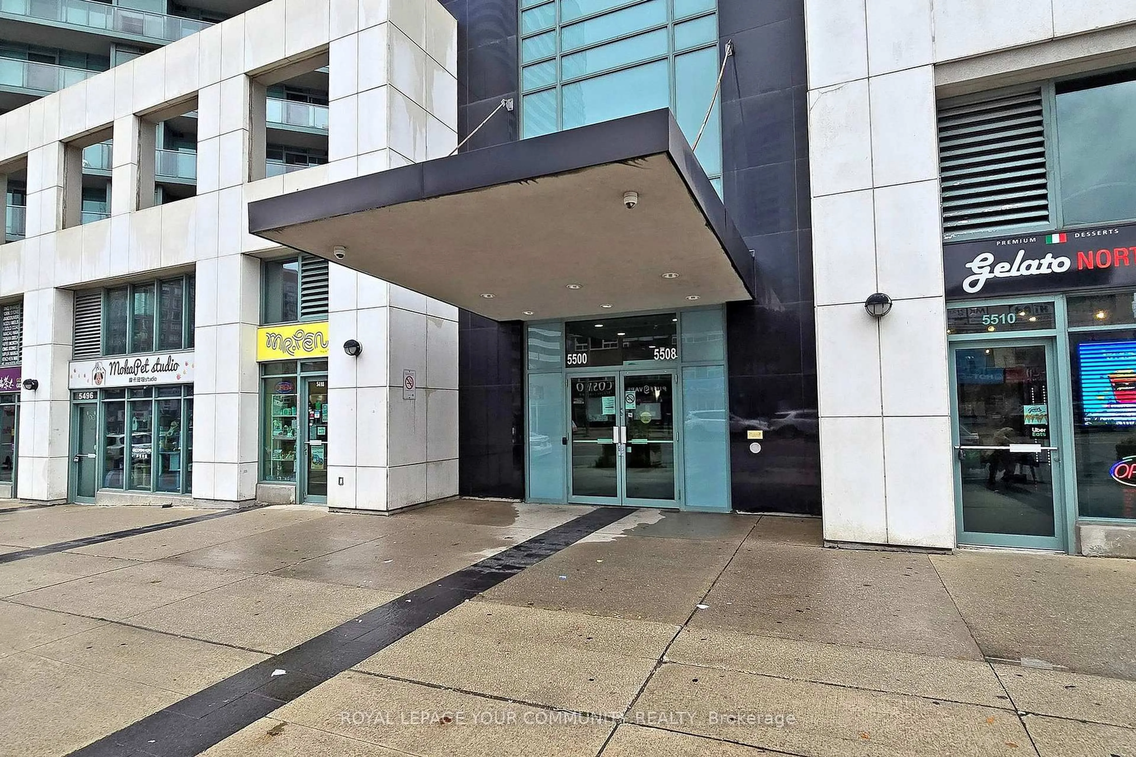 Indoor foyer for 5500 Yonge St #1106, Toronto Ontario M2N 7L1