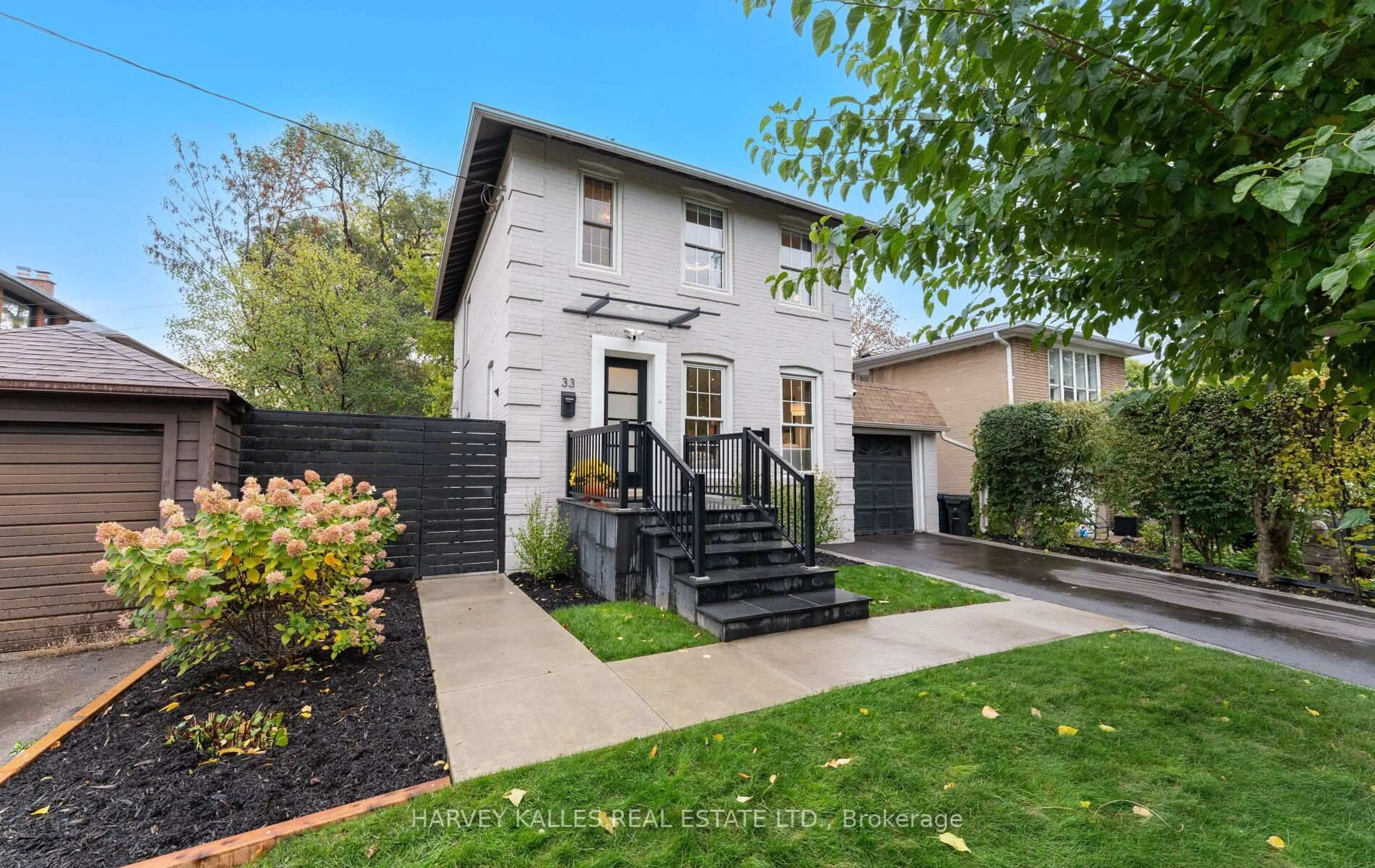Home with brick exterior material, street for 33 Ledbury St, Toronto Ontario M5N 2Y8