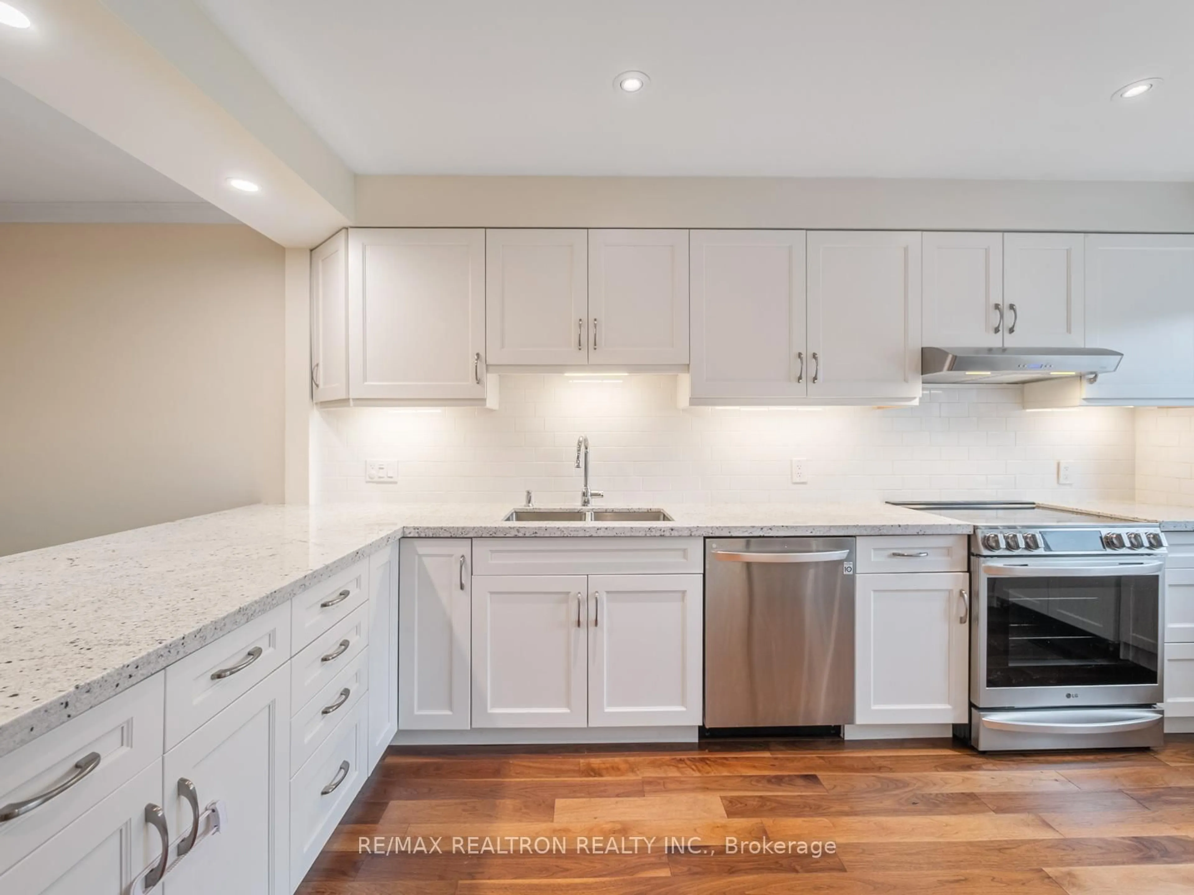 Open concept kitchen, unknown for 25 Wild Gingerway Rd, Toronto Ontario M3H 5W9