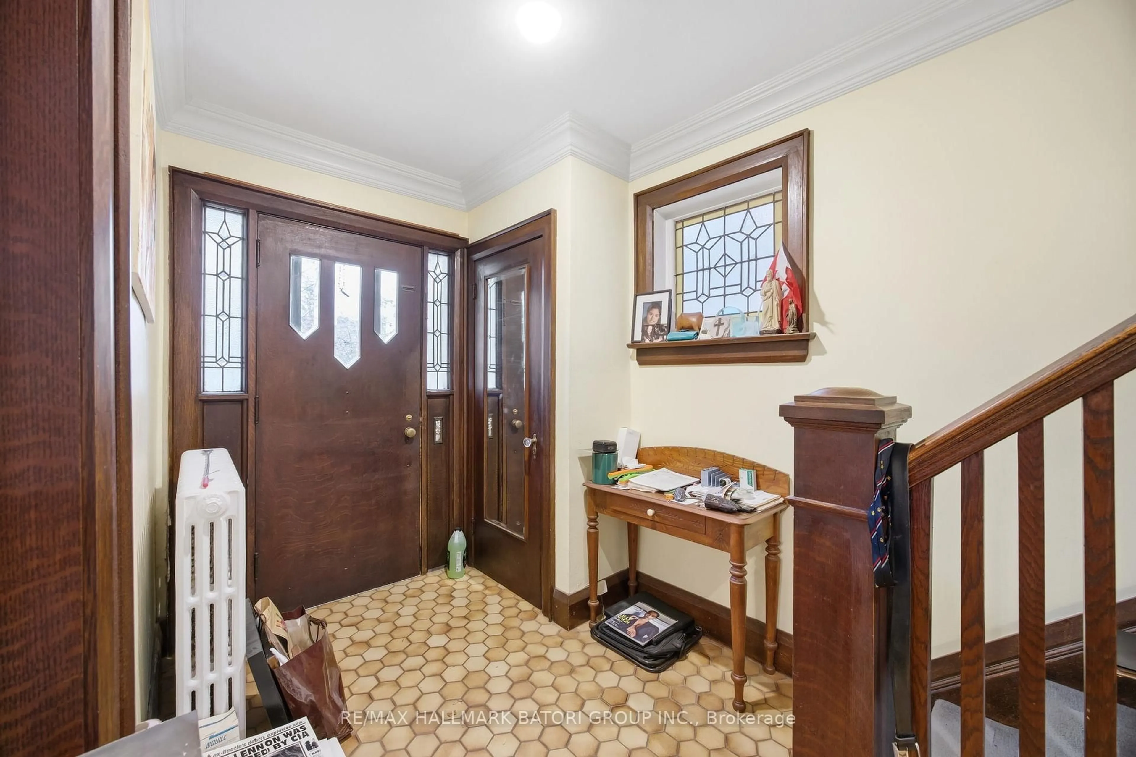 Indoor foyer for 405 St Clements Ave, Toronto Ontario M5N 1M2