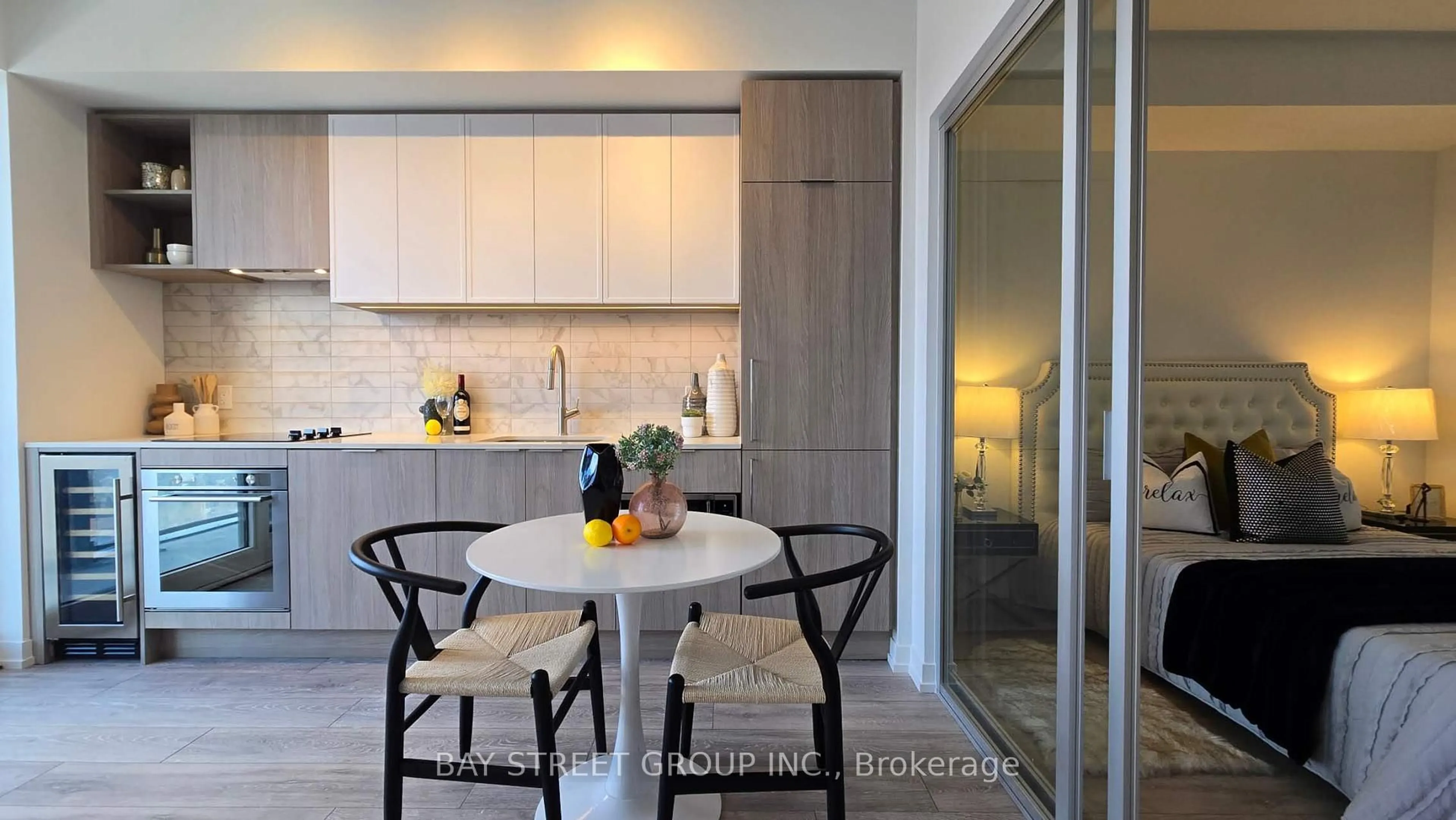 Contemporary kitchen, ceramic/tile floor for 2020 Bathurst St #1909, Toronto Ontario M5P 0A6