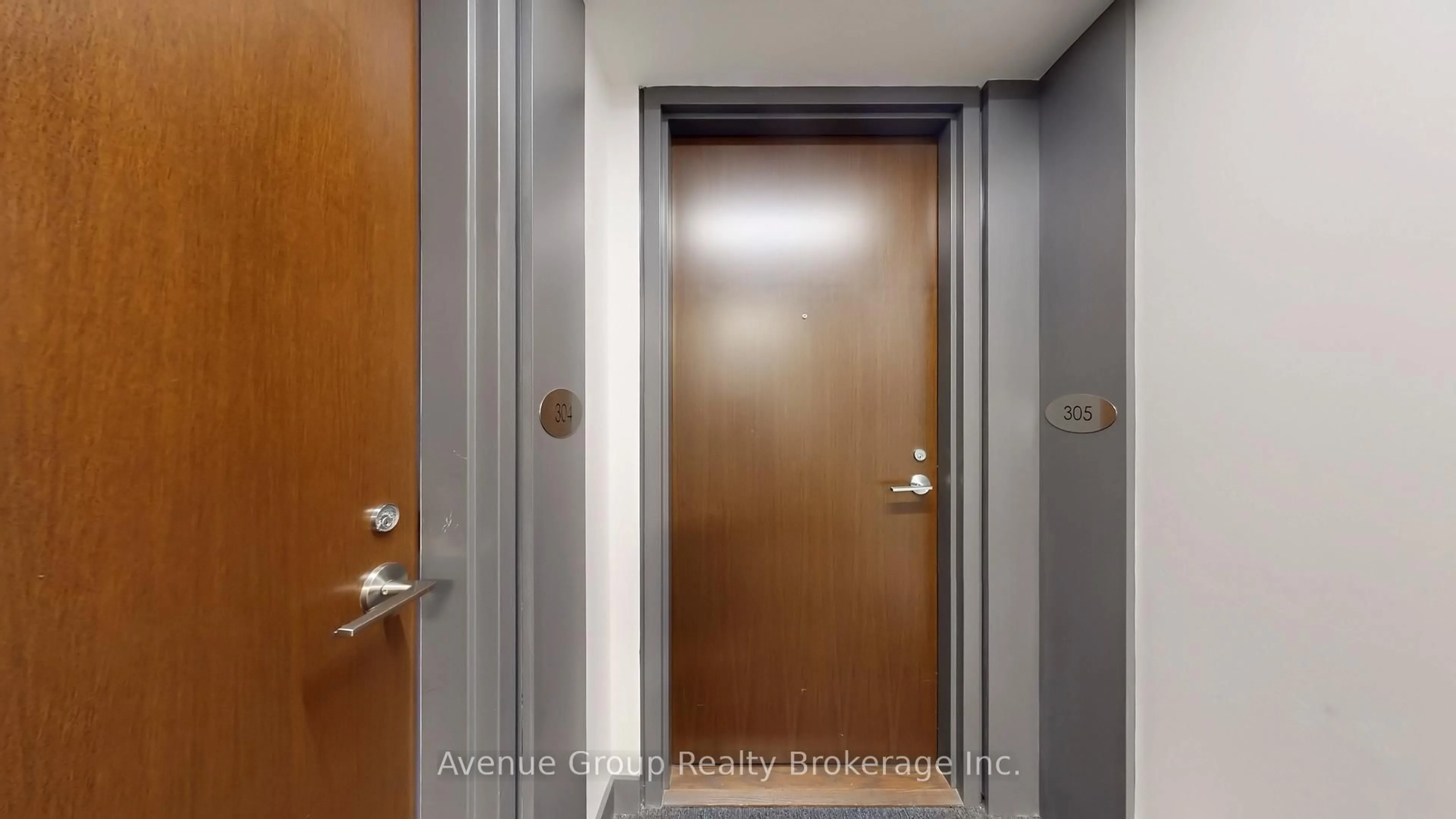 Unknown for 120 Varna Dr #305, Toronto Ontario M6A 0B3