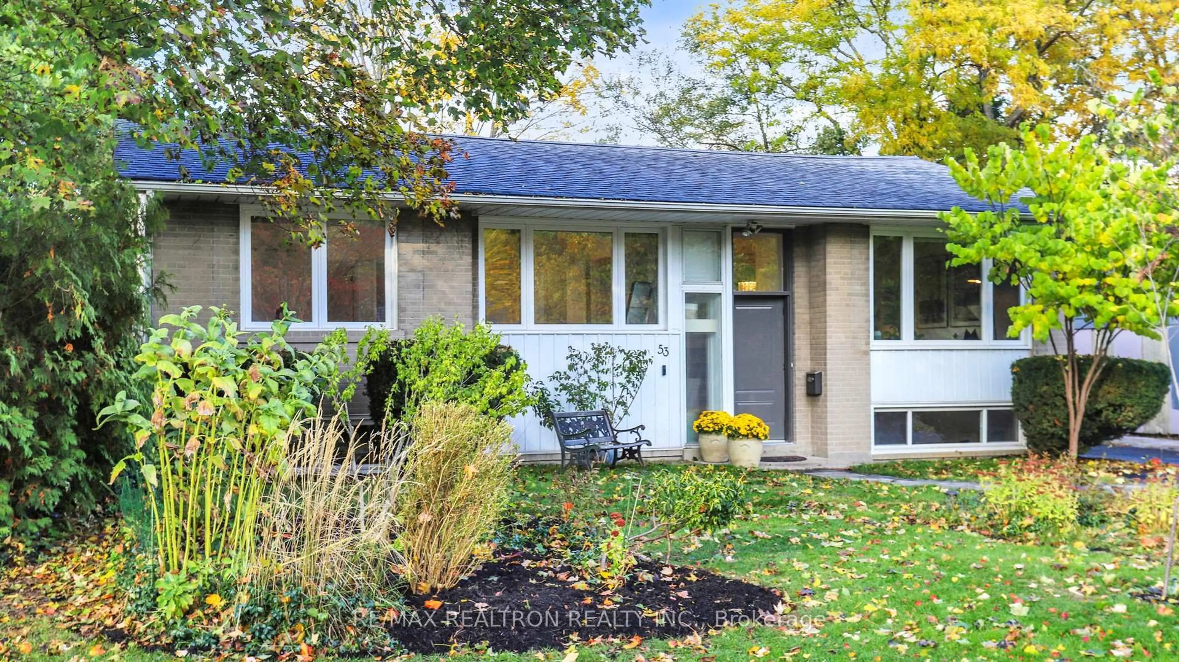 Home with vinyl exterior material, street for 53 Wallingford Rd, Toronto Ontario M3A 2V2