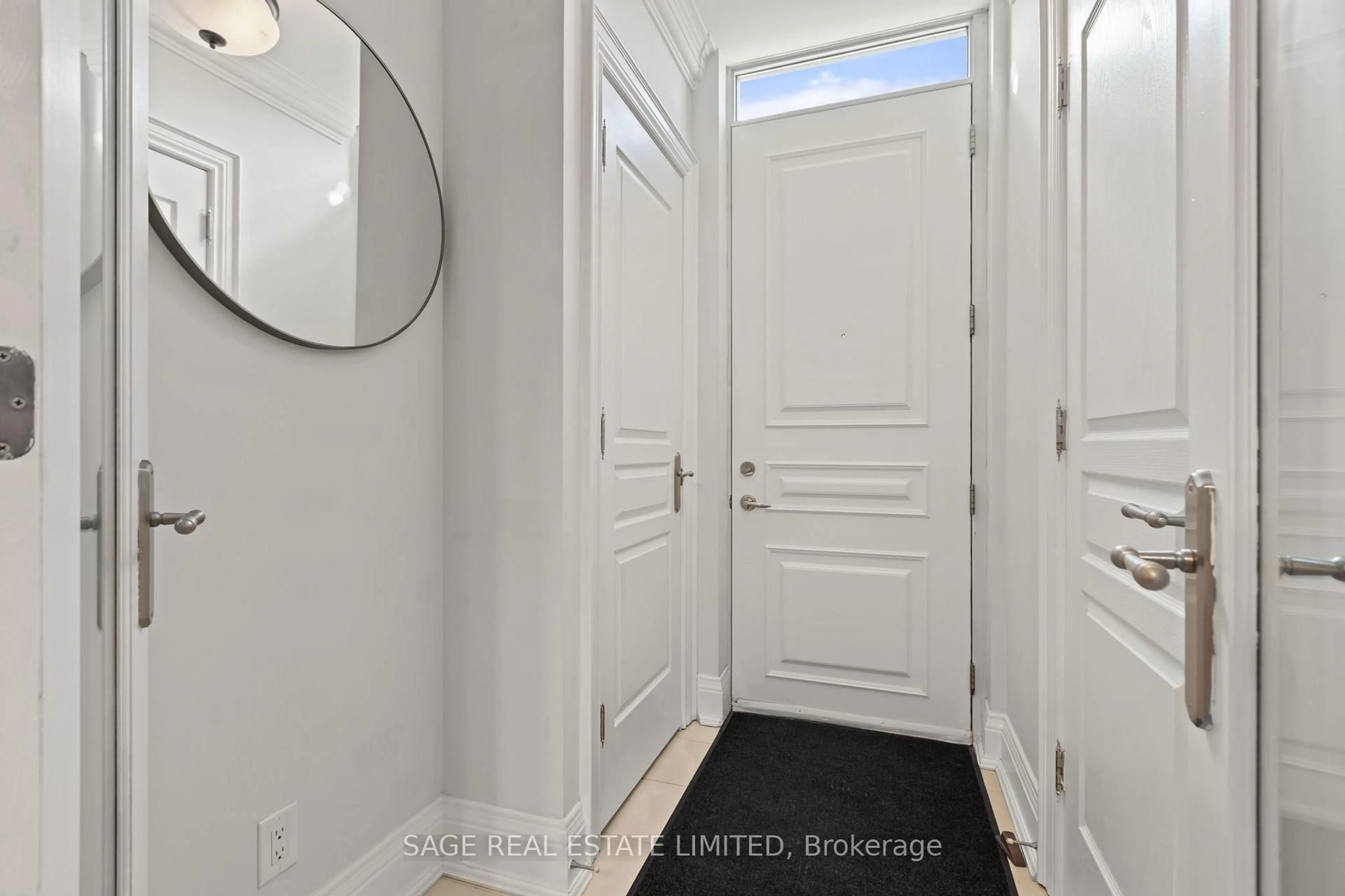 Indoor entryway for 25 Greenview Ave #TH#31, Toronto Ontario M2M 0A5