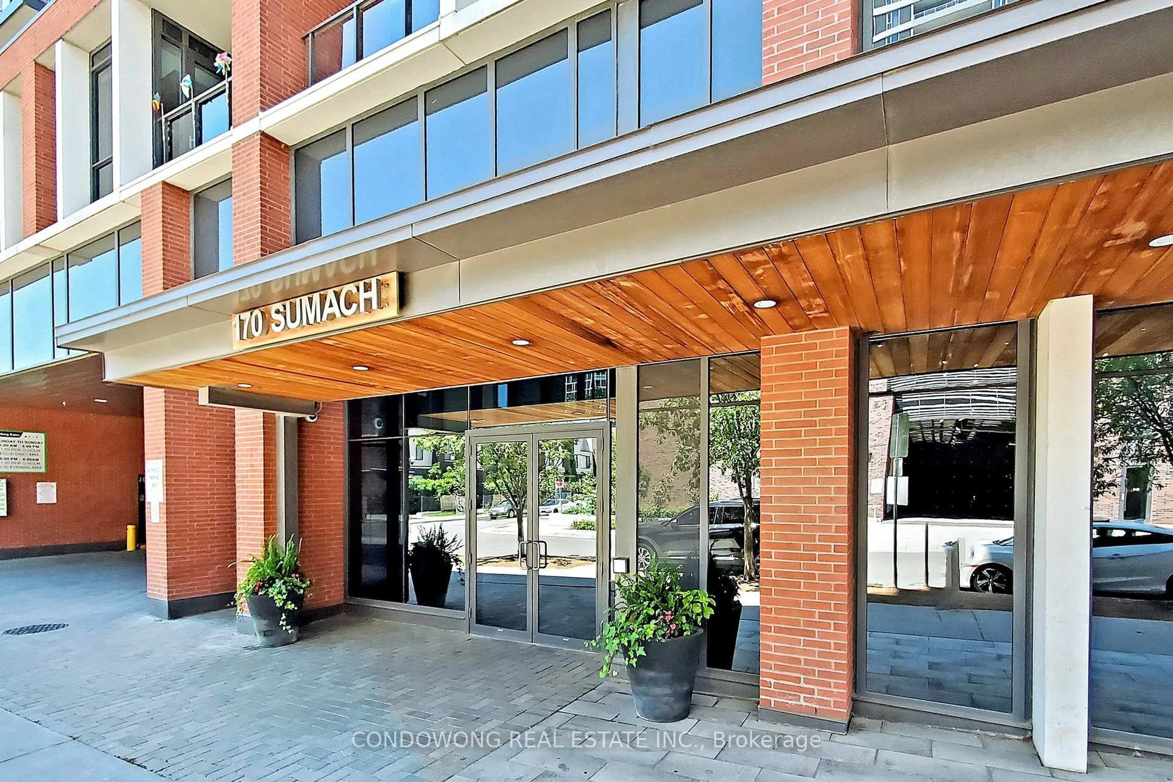 Indoor foyer for 170 Sumach St #415, Toronto Ontario M5A 0C3