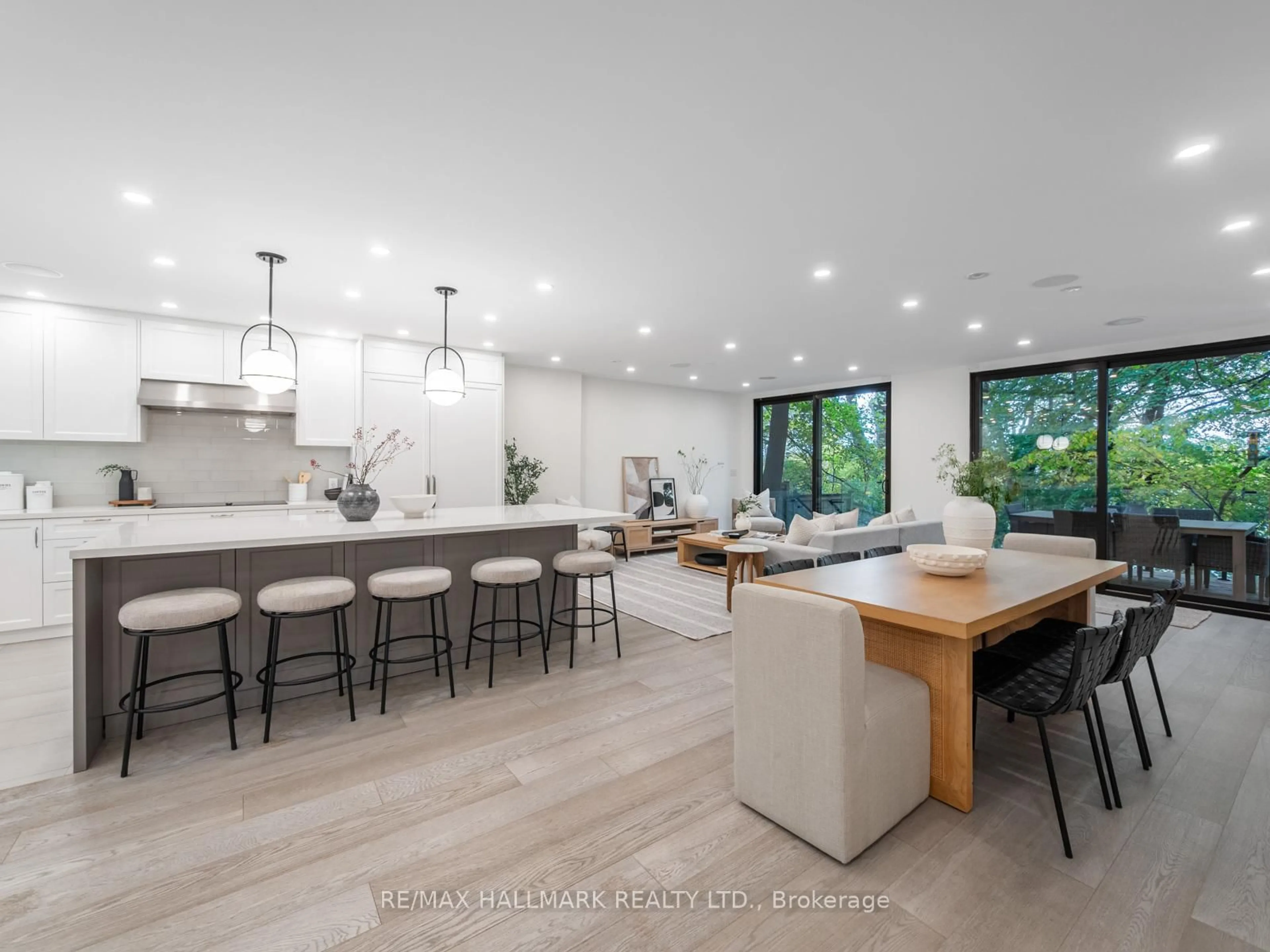 Open concept kitchen, unknown for 11 Craig Cres, Toronto Ontario M4G 2N6