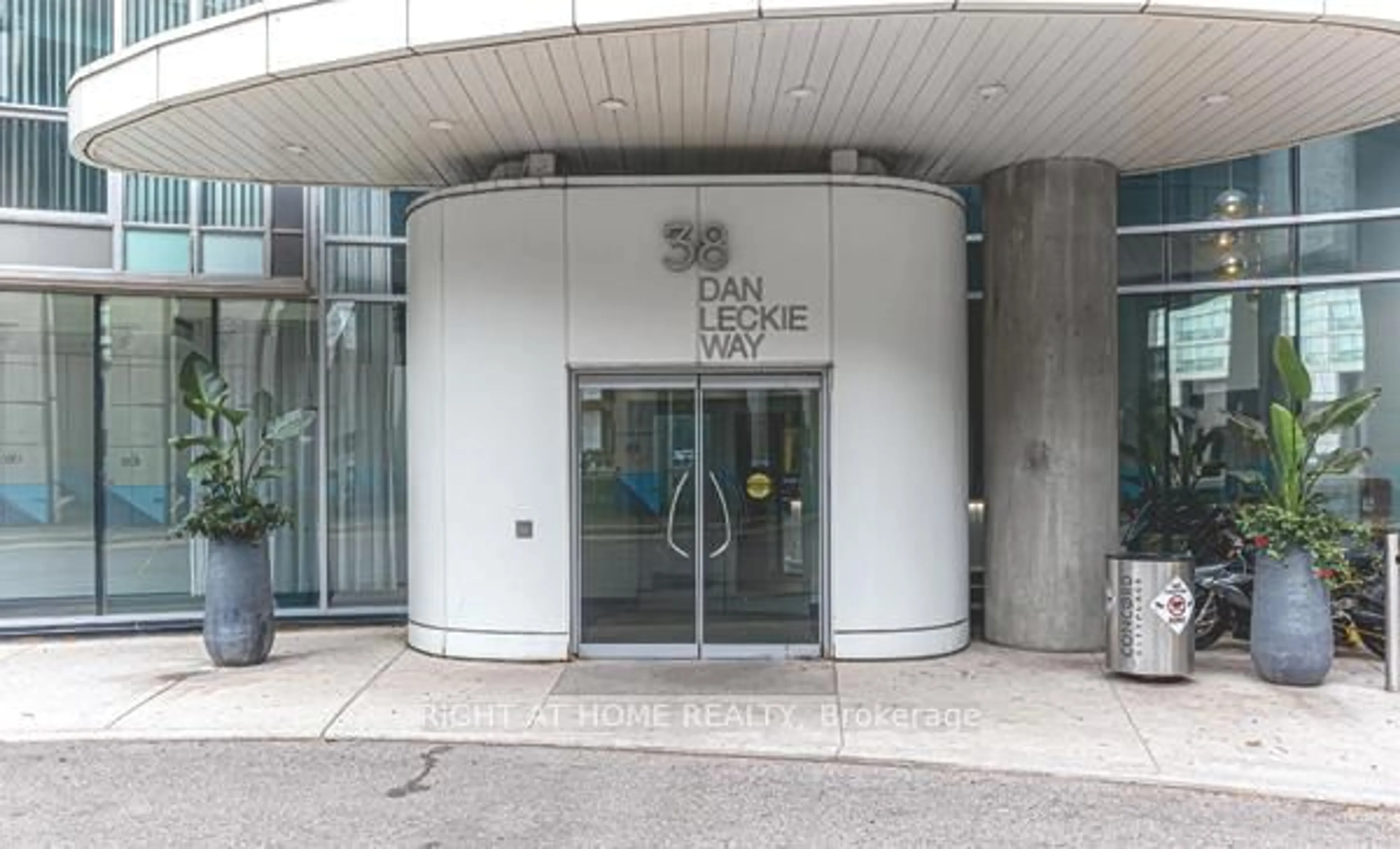 Lobby for 38 Dan Leckie Way #202, Toronto Ontario M5V 2V6
