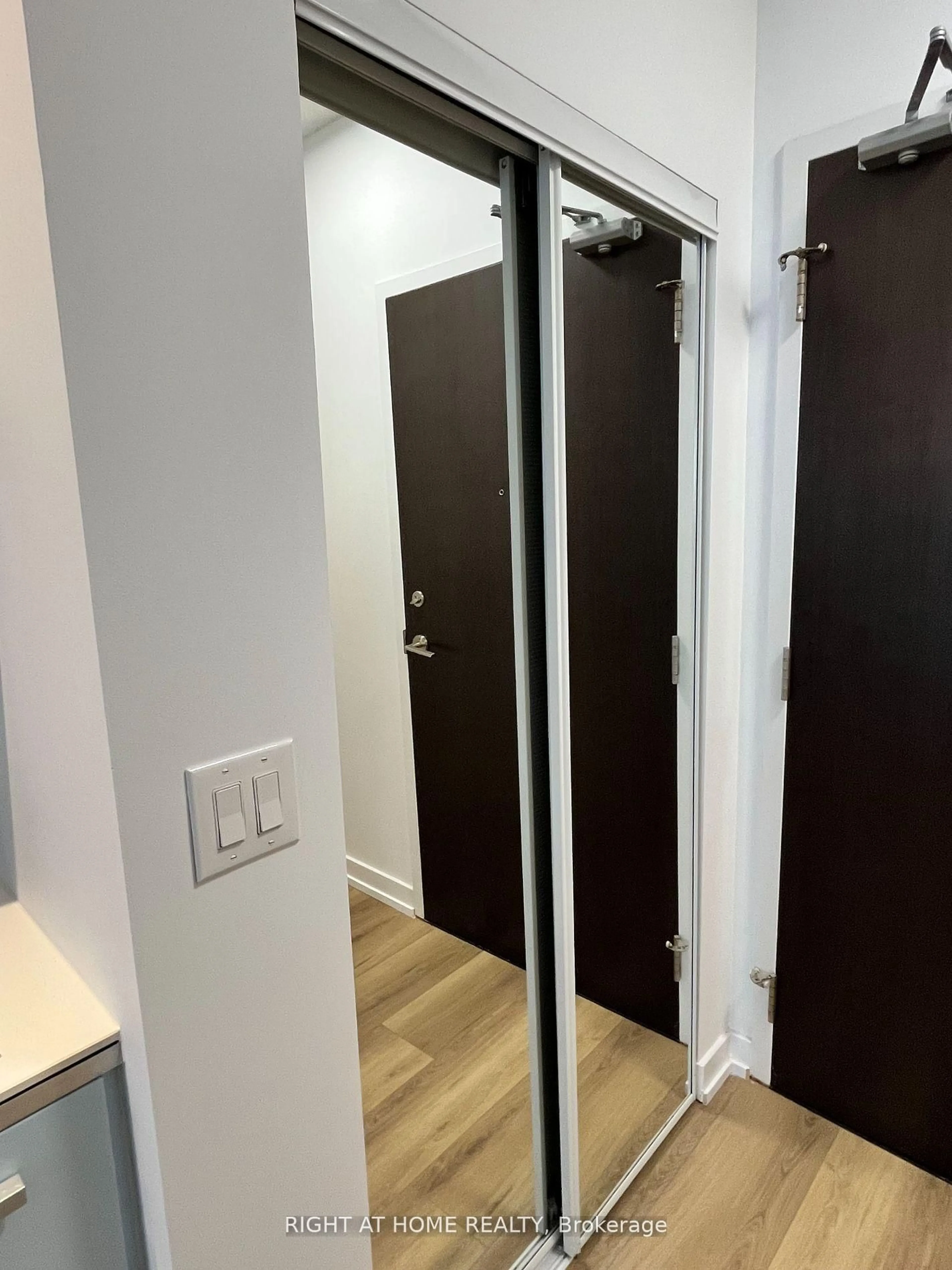 Indoor entryway for 38 Dan Leckie Way #202, Toronto Ontario M5V 2V6