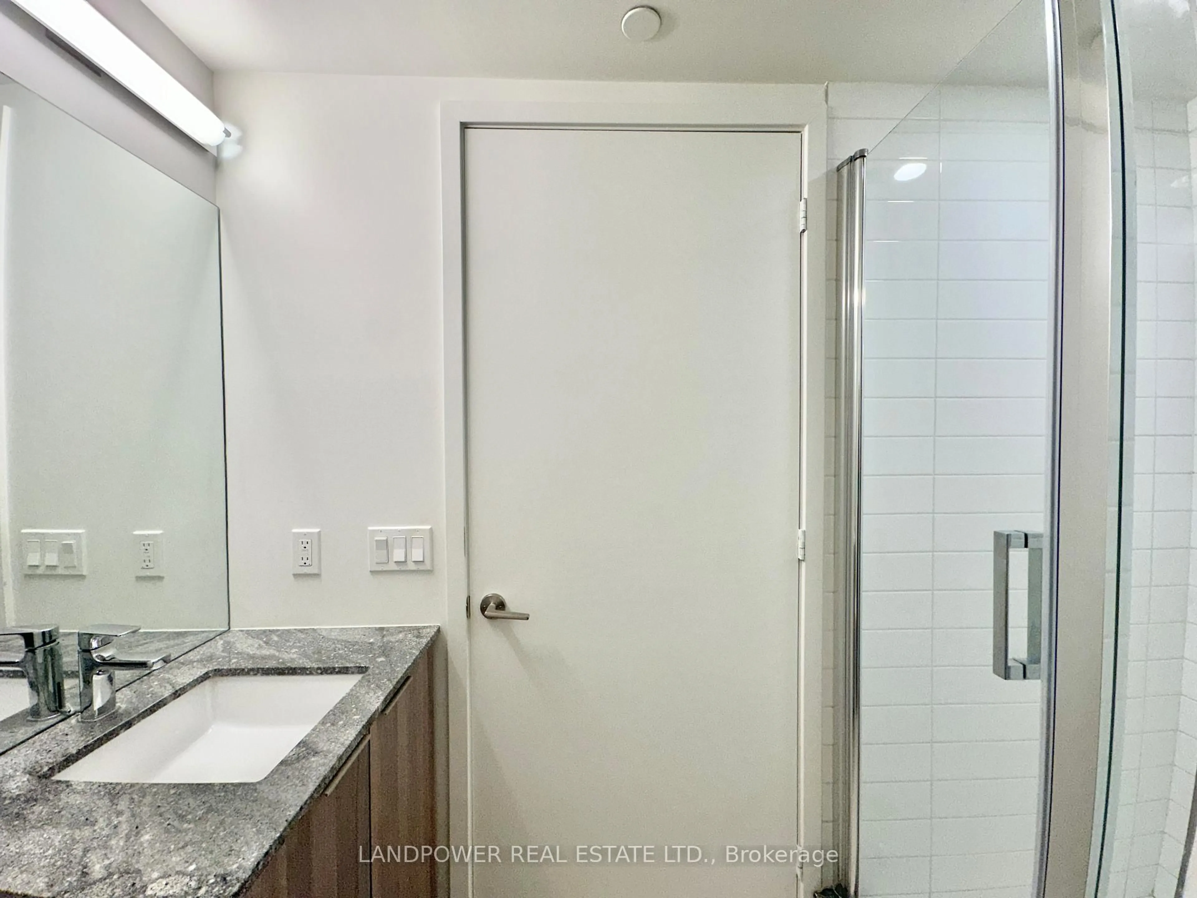 Standard bathroom, unknown for 158 Front St #401, Toronto Ontario M5A 1E5
