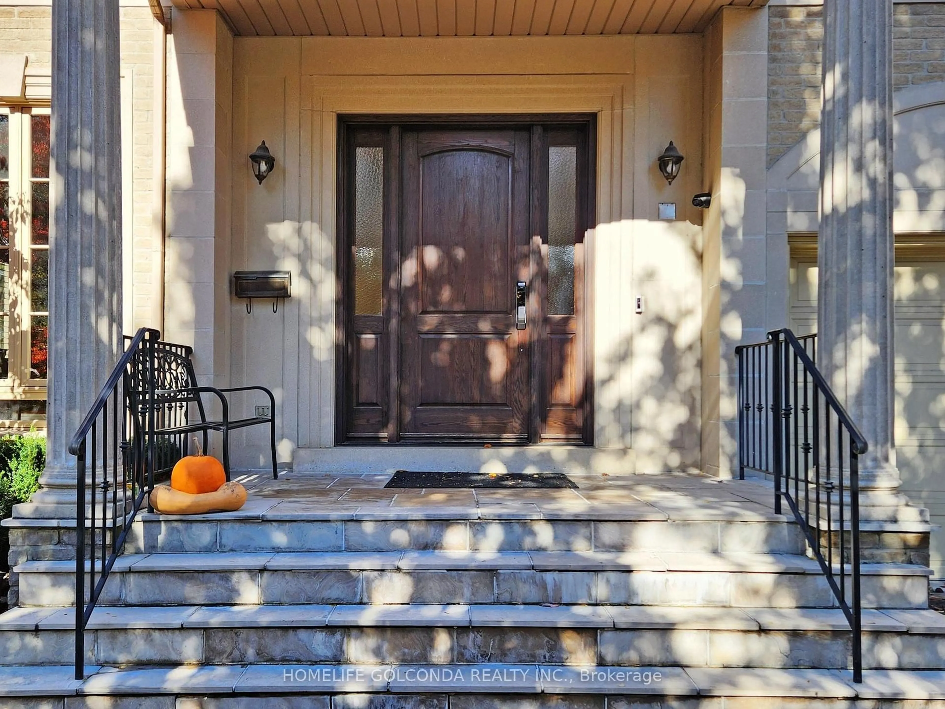 Indoor entryway for 164 Owen Blvd, Toronto Ontario M2P 1G7