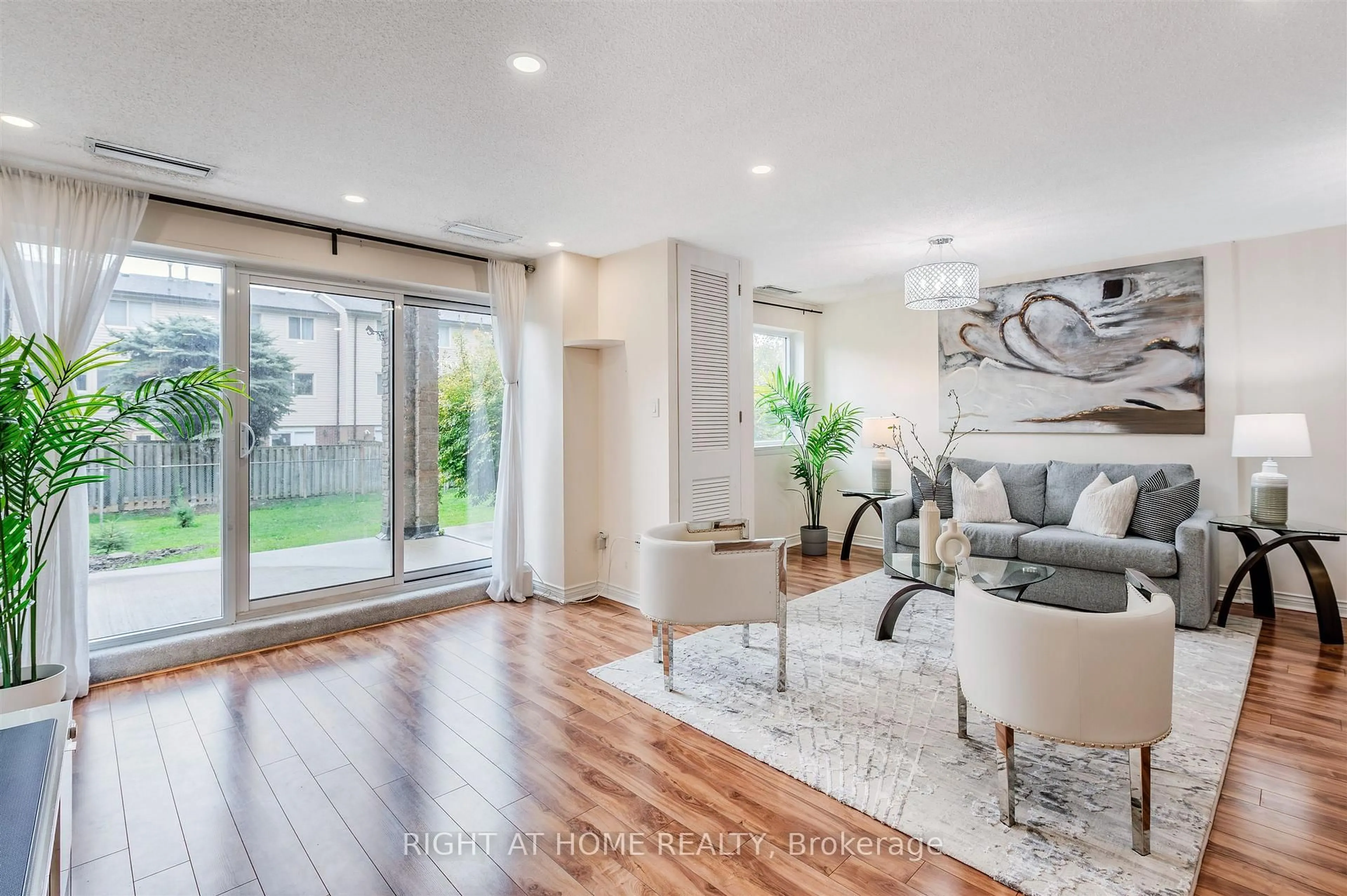 Living room with furniture, unknown for 4005 Don Mills Rd #133, Toronto Ontario M2H 3J9