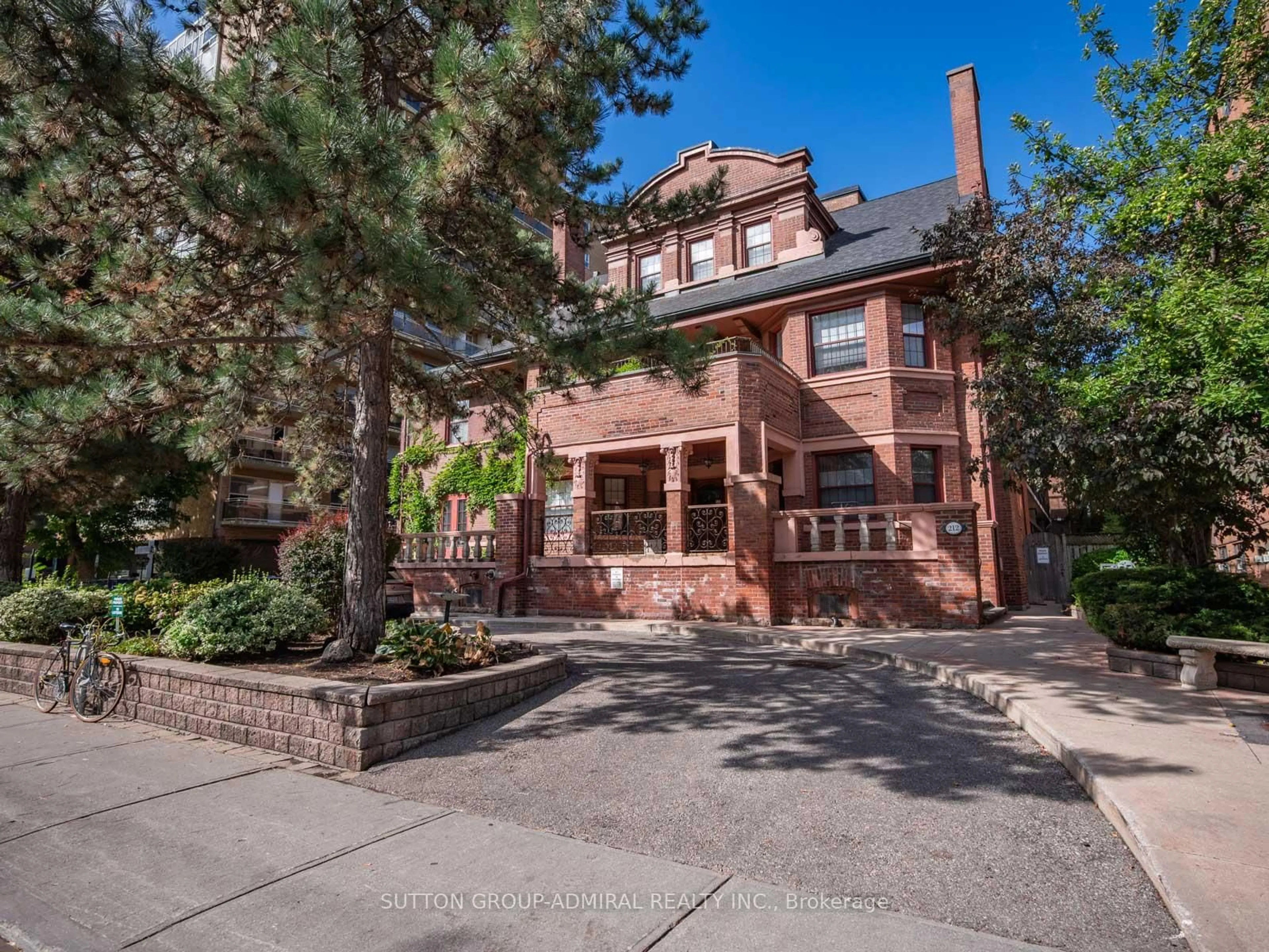 Unknown for 212 St. George St #106, Toronto Ontario M5R 2N5