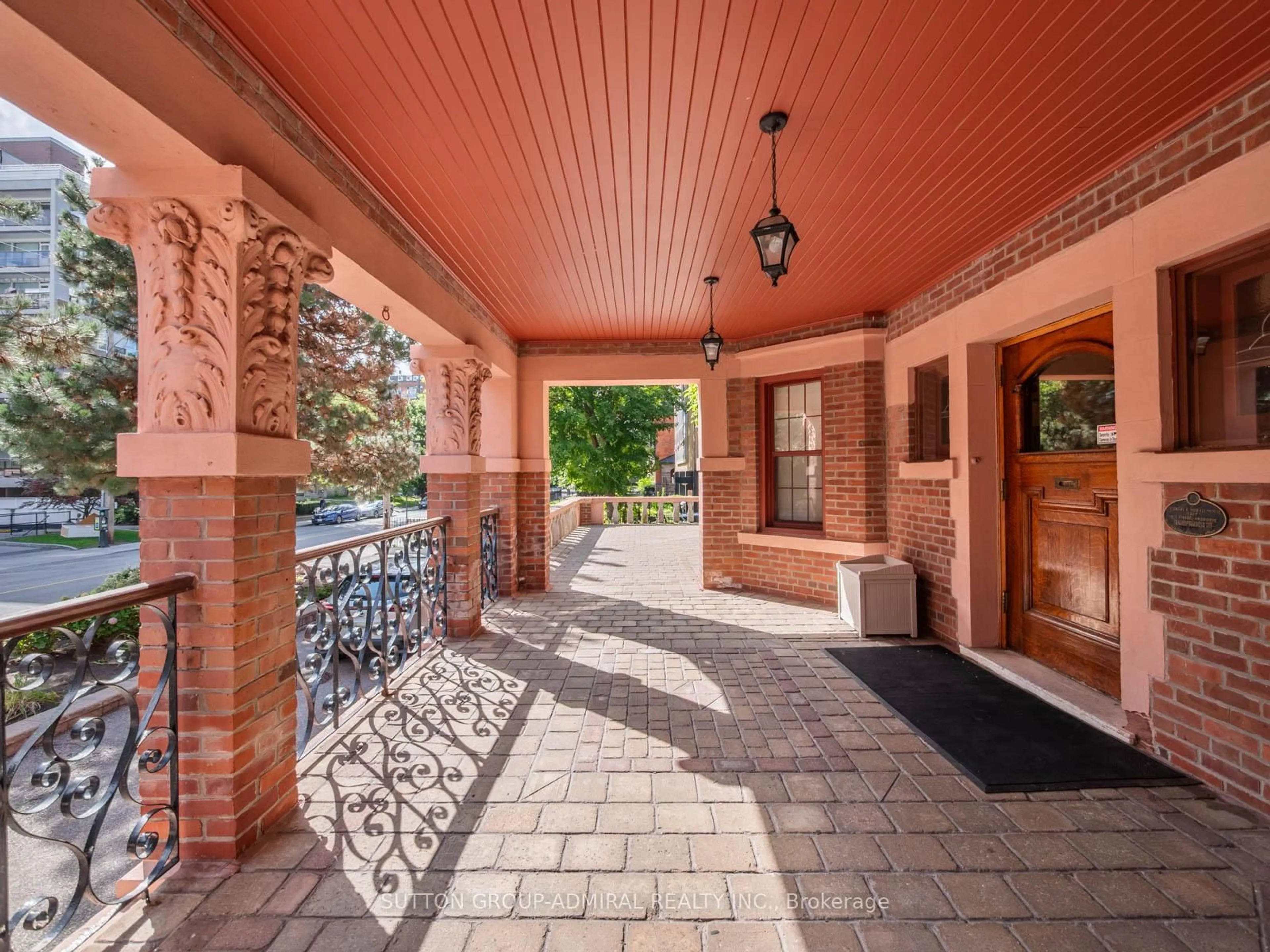 Patio, street for 212 St. George St #106, Toronto Ontario M5R 2N5